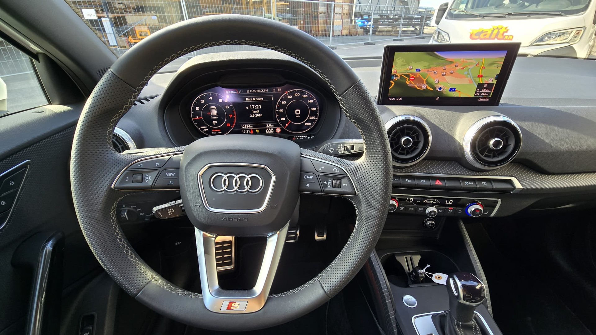 AUDI Q2 35 TFSI S line S-tronic-image-10