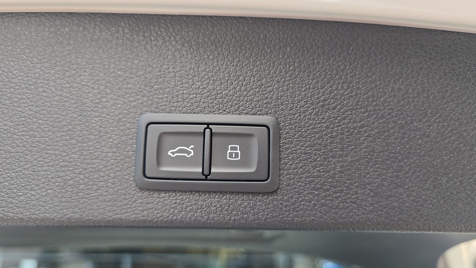 AUDI Q2 35 TFSI S line S-tronic-image-13