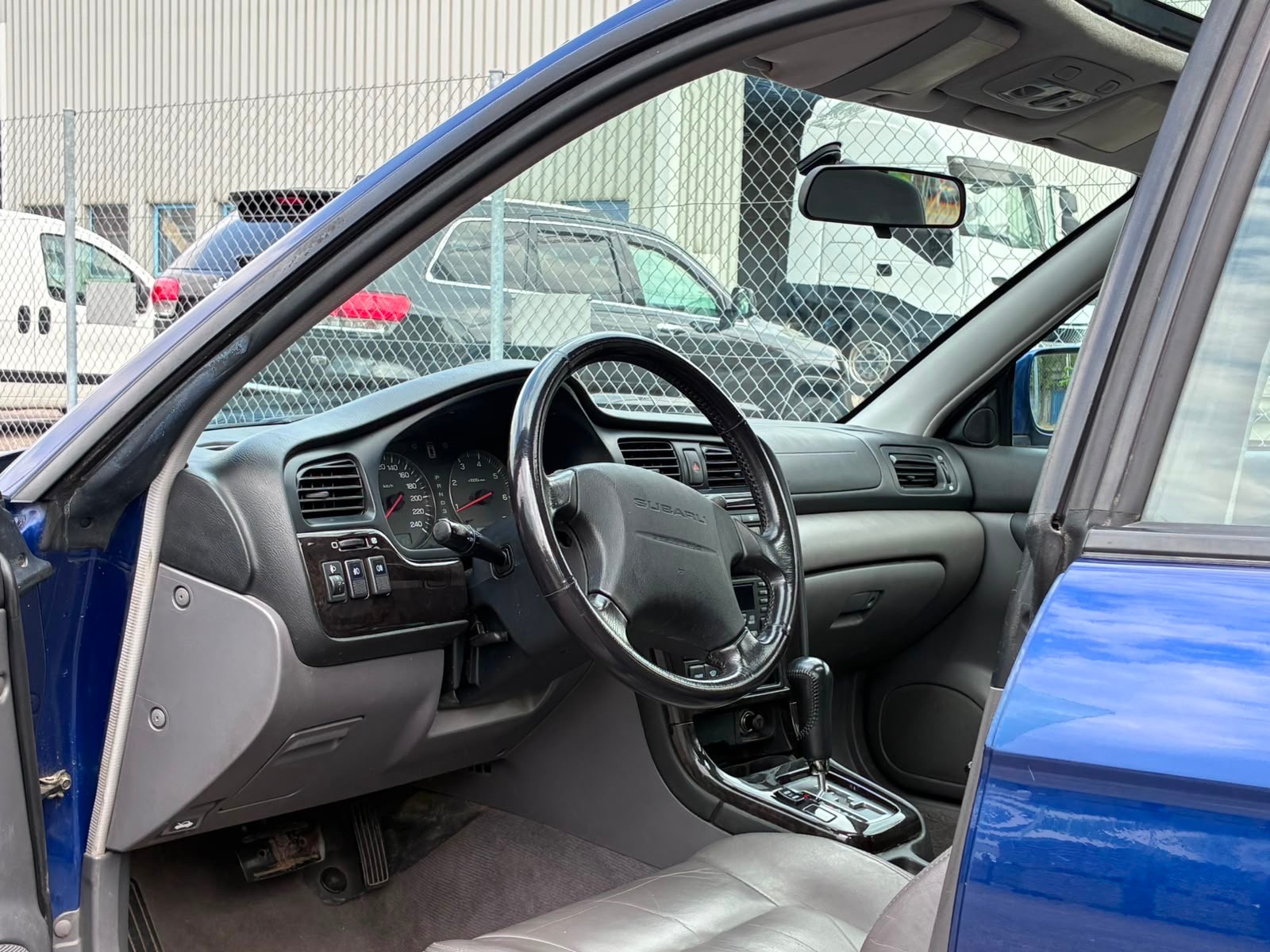 SUBARU Outback 2.5 Image-image-5