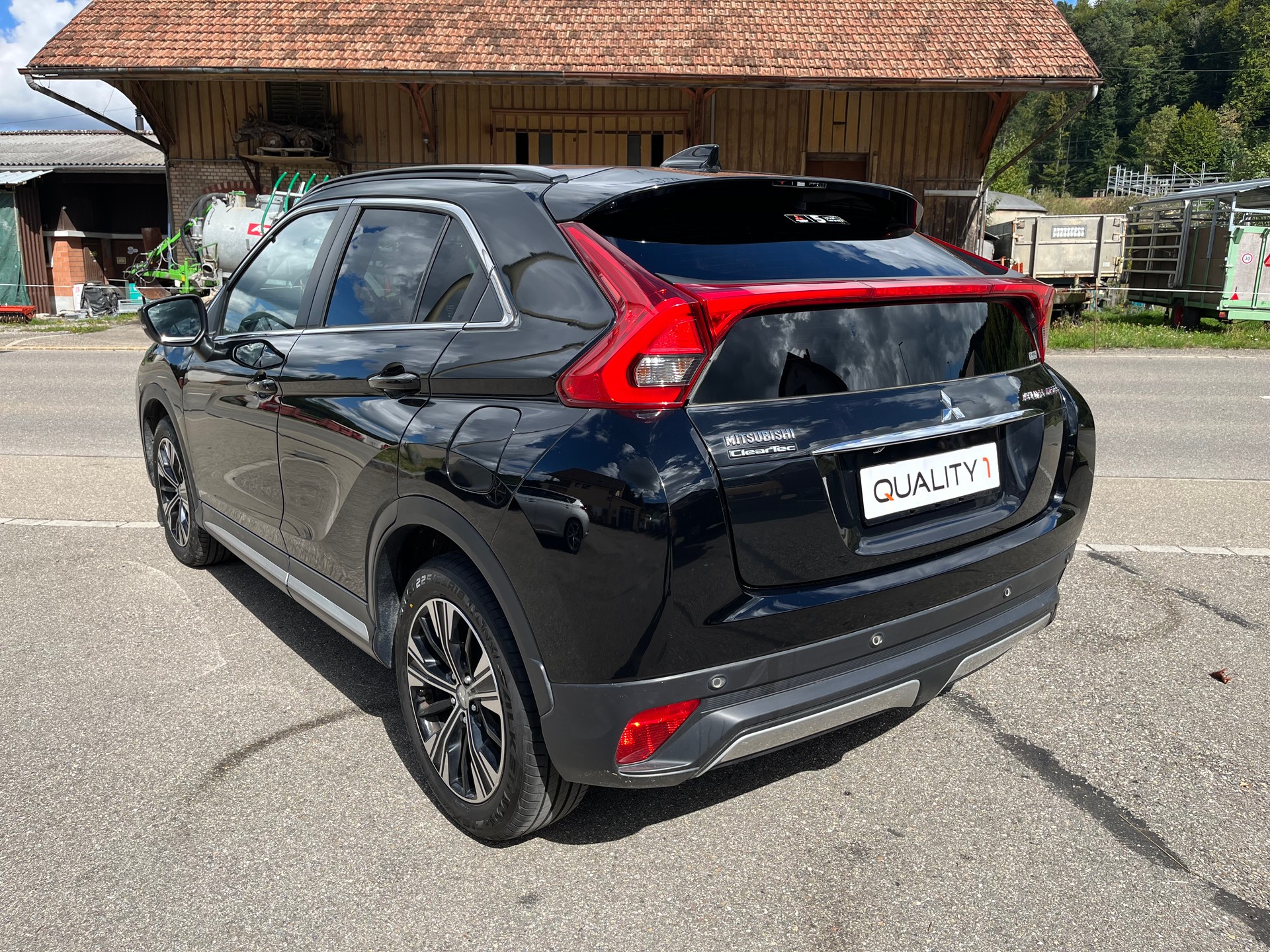 MITSUBISHI Eclipse Cross 1.5 T-Mivec Diamond 4WD CVT / Frisch ab MFK & Service / 8-fach bereift / CH-Fahrzeug-image-2