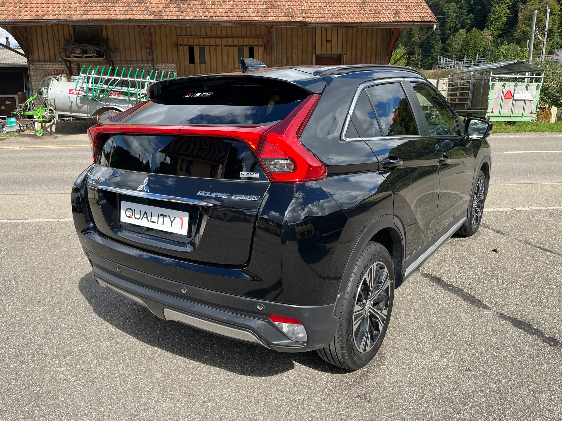 MITSUBISHI Eclipse Cross 1.5 T-Mivec Diamond 4WD CVT / Frisch ab MFK & Service / 8-fach bereift / CH-Fahrzeug-image-3