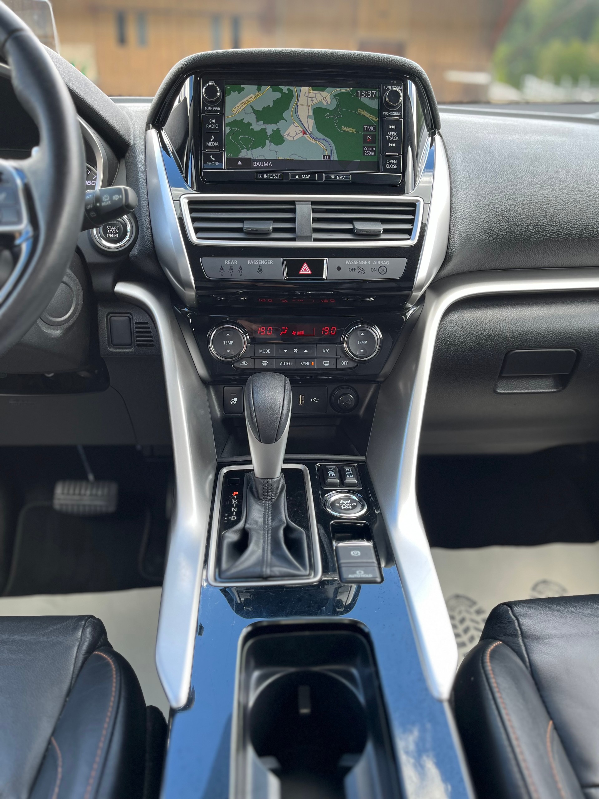 MITSUBISHI Eclipse Cross 1.5 T-Mivec Diamond 4WD CVT / Frisch ab MFK & Service / 8-fach bereift / CH-Fahrzeug-image-8