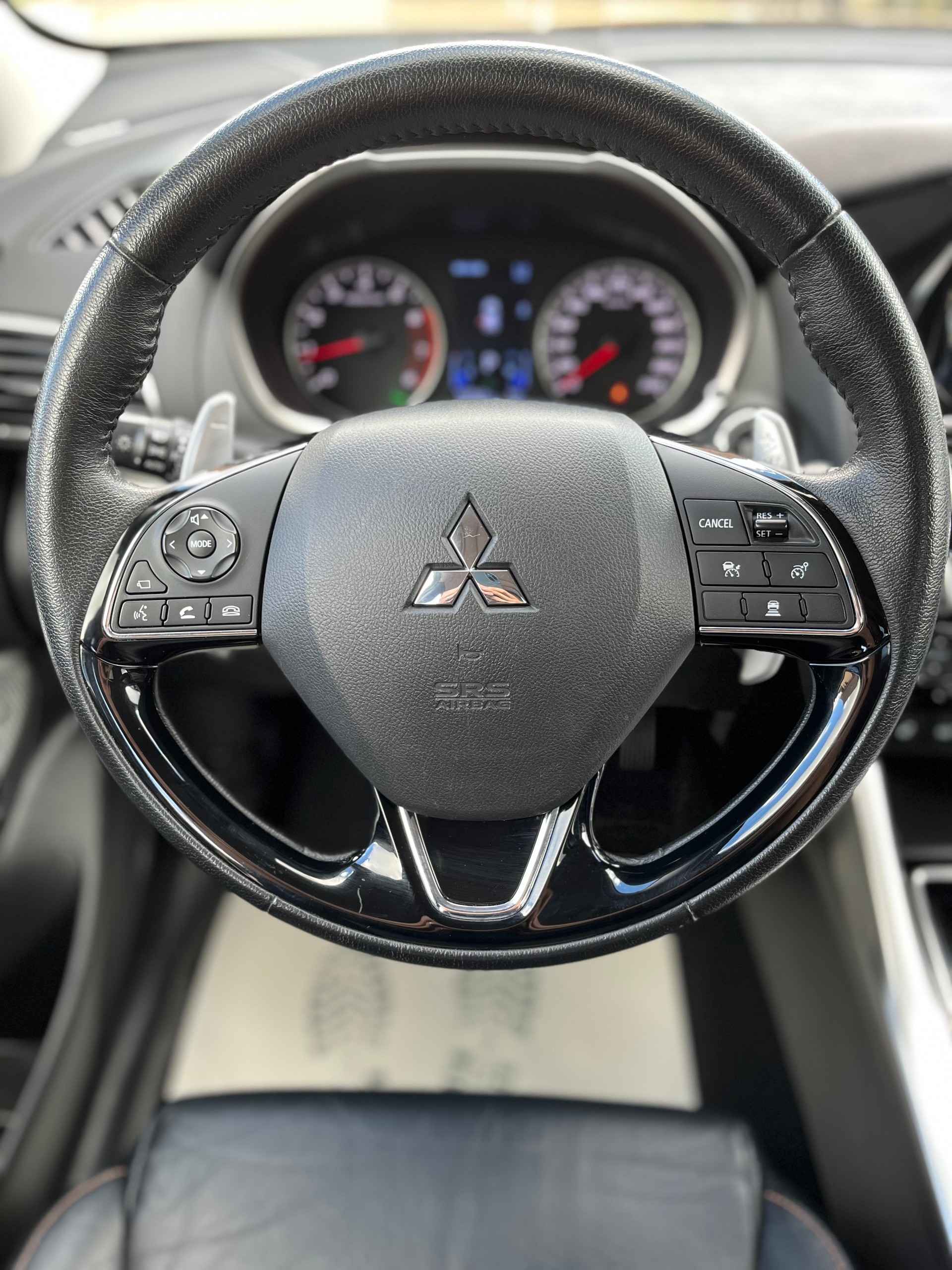 MITSUBISHI Eclipse Cross 1.5 T-Mivec Diamond 4WD CVT / Frisch ab MFK & Service / 8-fach bereift / CH-Fahrzeug-image-9