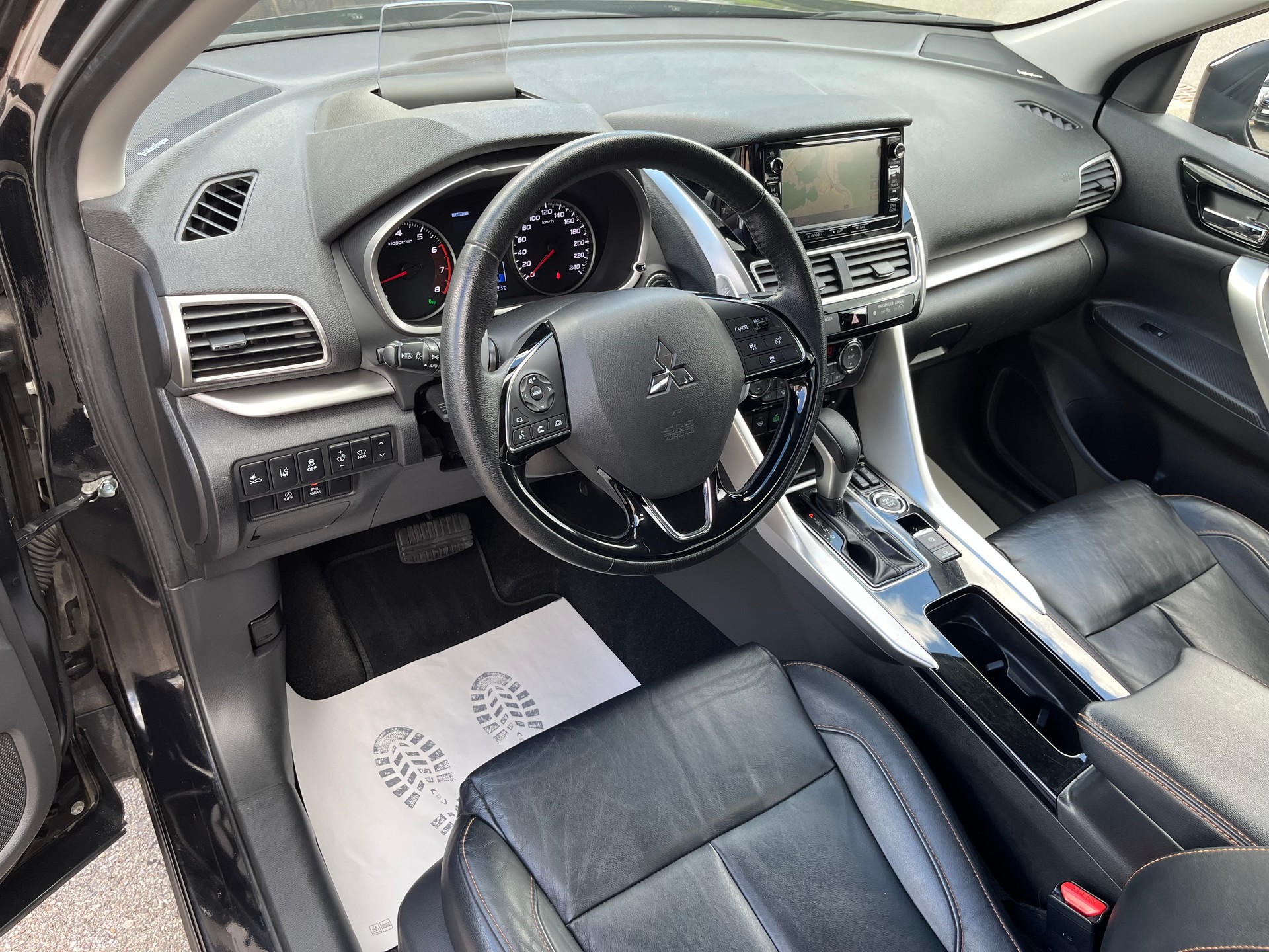 MITSUBISHI Eclipse Cross 1.5 T-Mivec Diamond 4WD CVT / Frisch ab MFK & Service / 8-fach bereift / CH-Fahrzeug-image-11