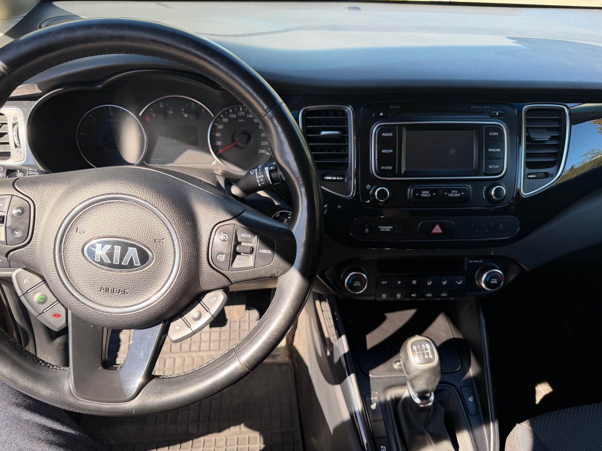 KIA Carens 1.7 CRDi-image-5