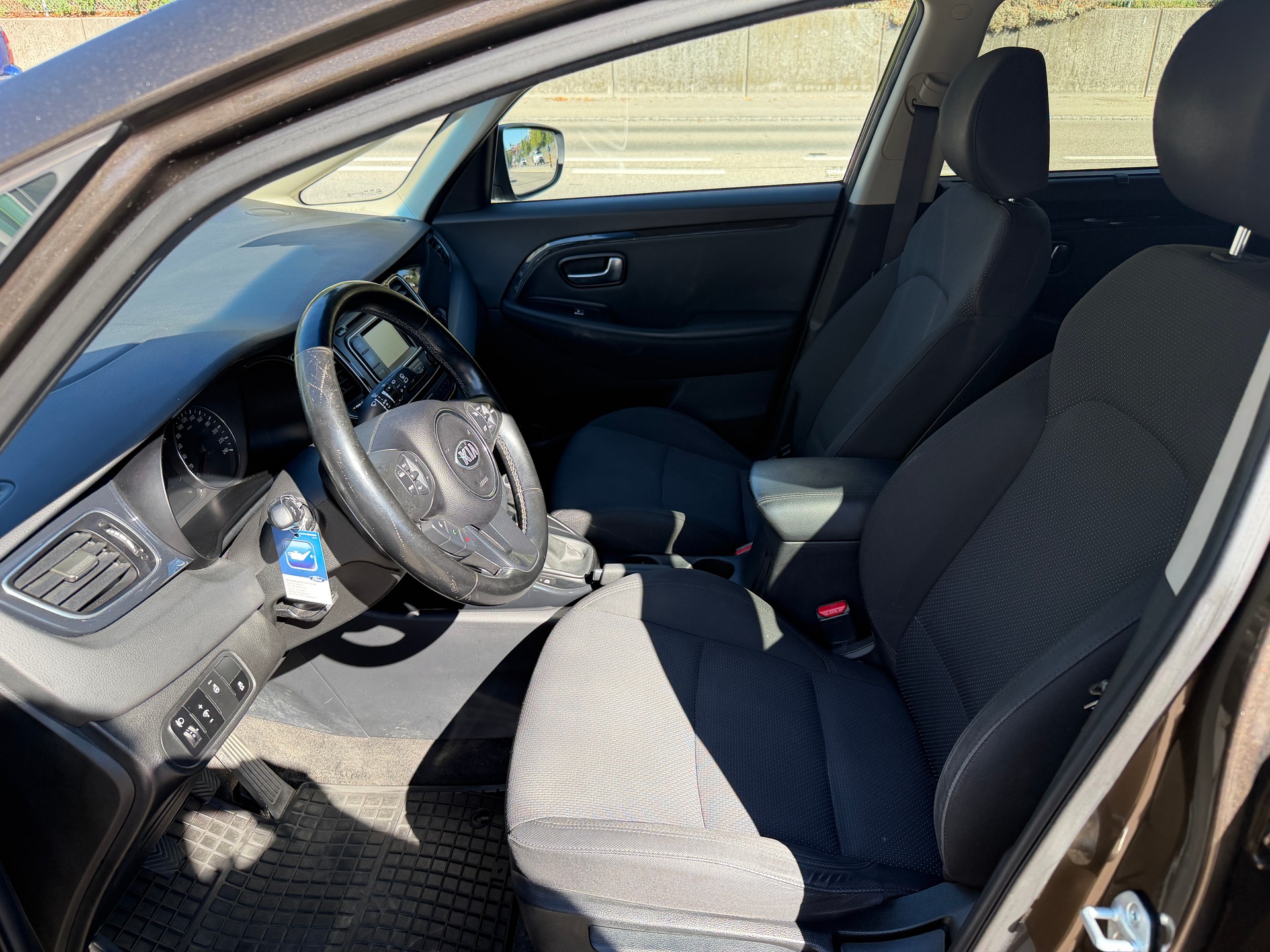 KIA Carens 1.7 CRDi-image-7
