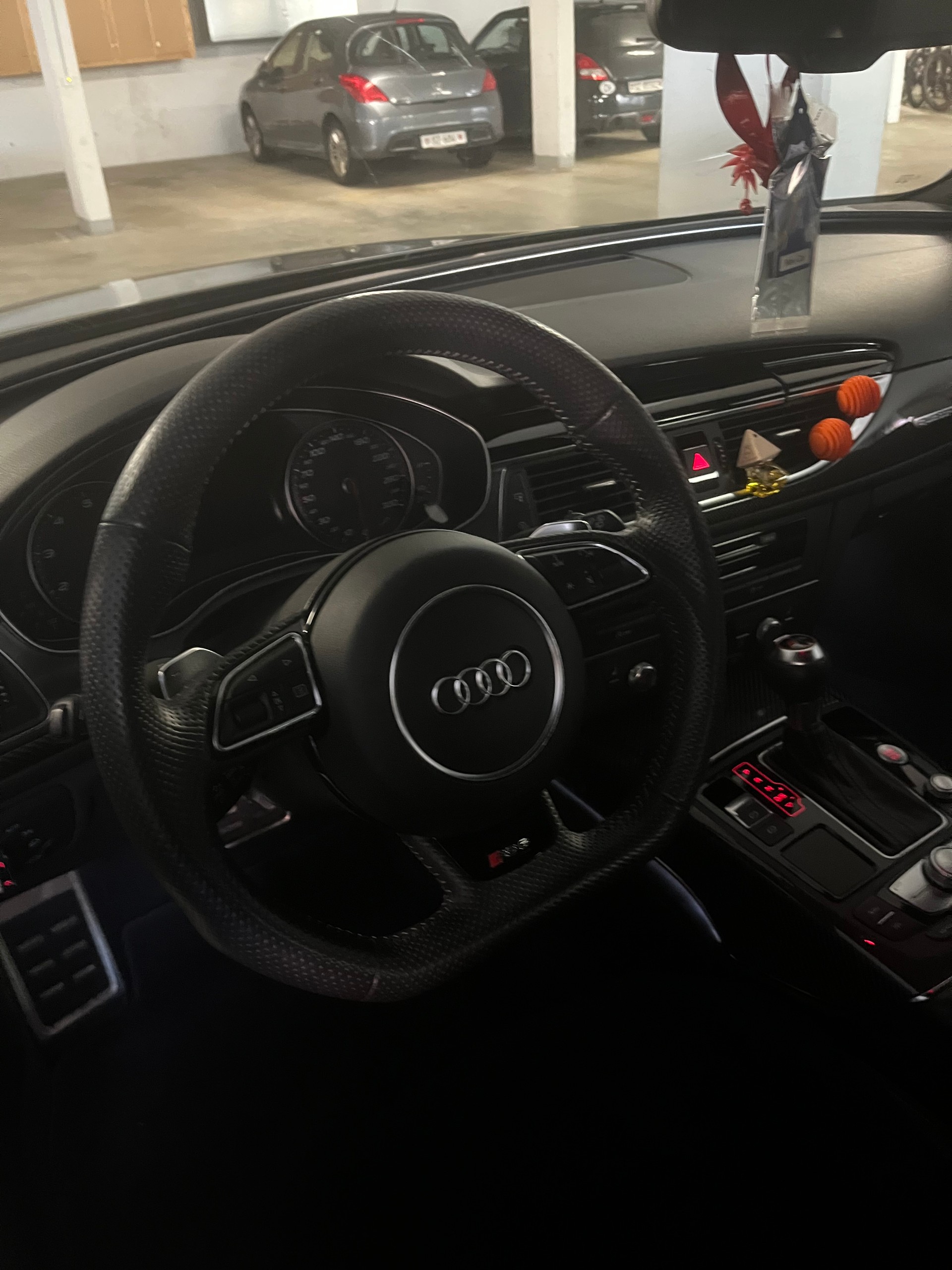AUDI 4.0 V8 TFSI quattro T-Tronic-image-3