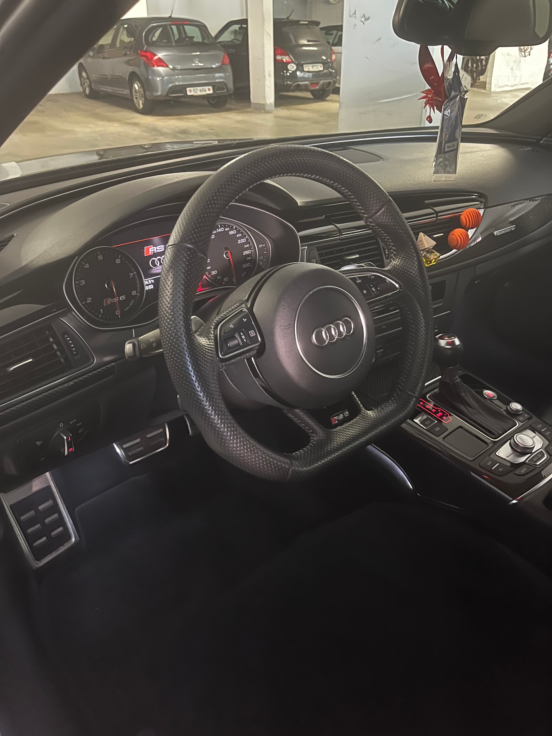 AUDI 4.0 V8 TFSI quattro T-Tronic-image-2