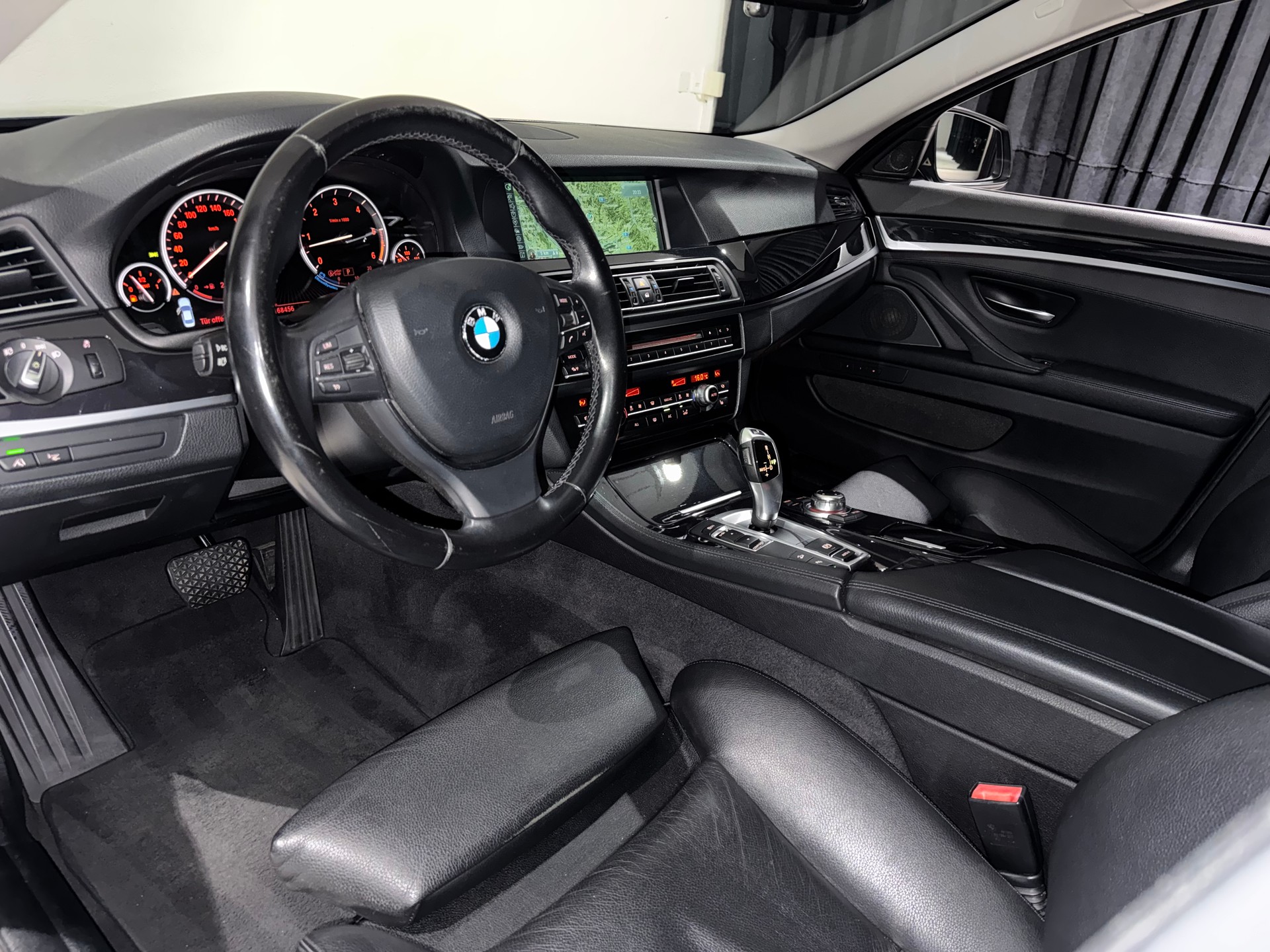 BMW 530d xDrive Steptronic | CH |-image-11