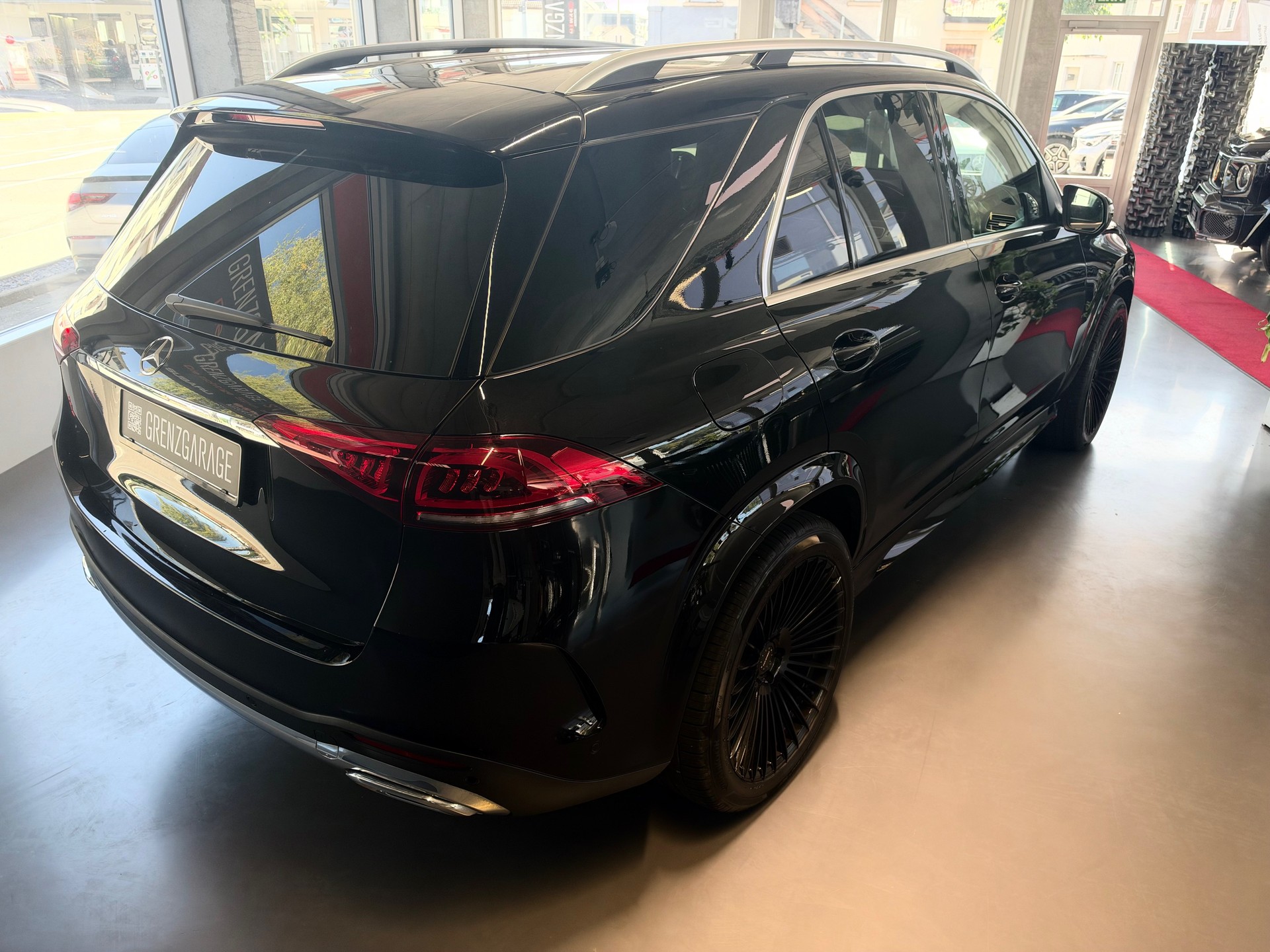 MERCEDES-BENZ GLE 300 d 4Matic AMG Line 9G-Tronic-image-5