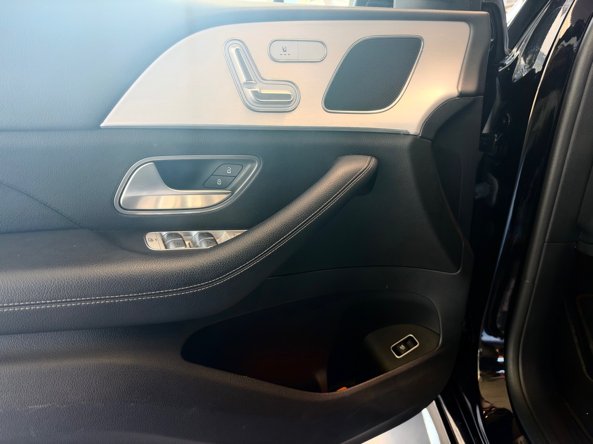 MERCEDES-BENZ GLE 300 d 4Matic AMG Line 9G-Tronic-image-6