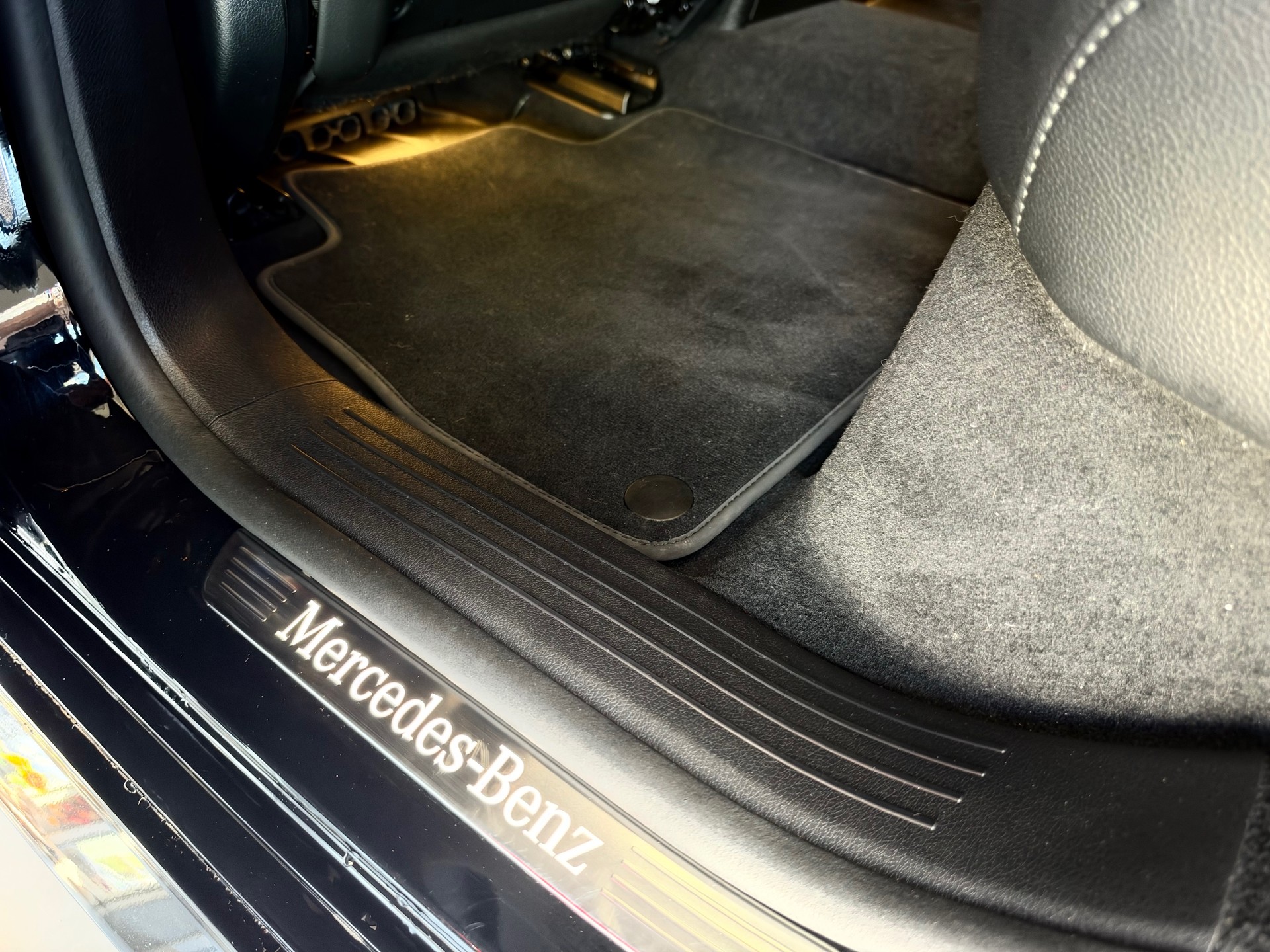 MERCEDES-BENZ GLE 300 d 4Matic AMG Line 9G-Tronic-image-11