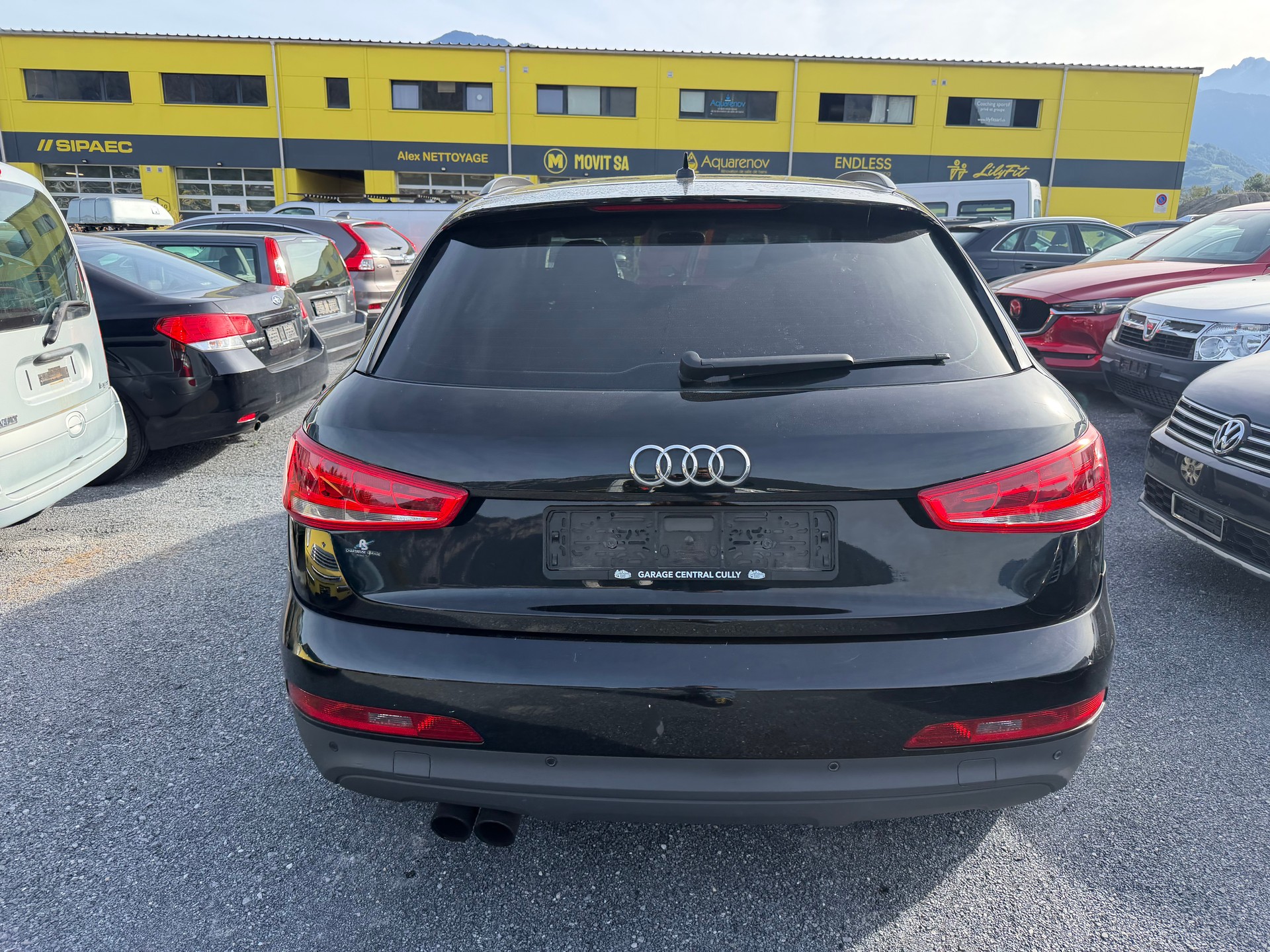 AUDI Q3 2.0 TFSI quattro S-tronic-image-5