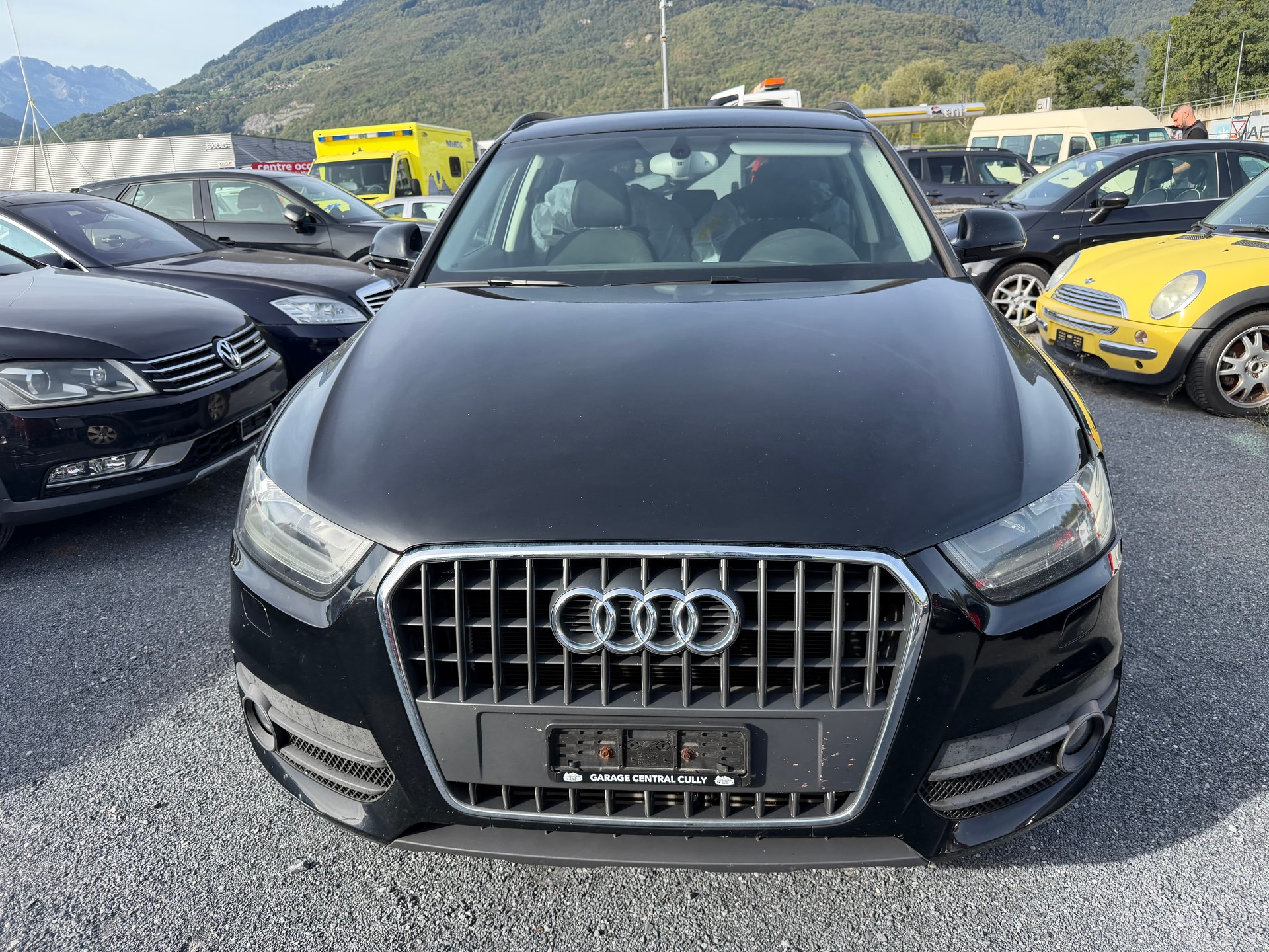 AUDI Q3 2.0 TFSI quattro S-tronic-image-1