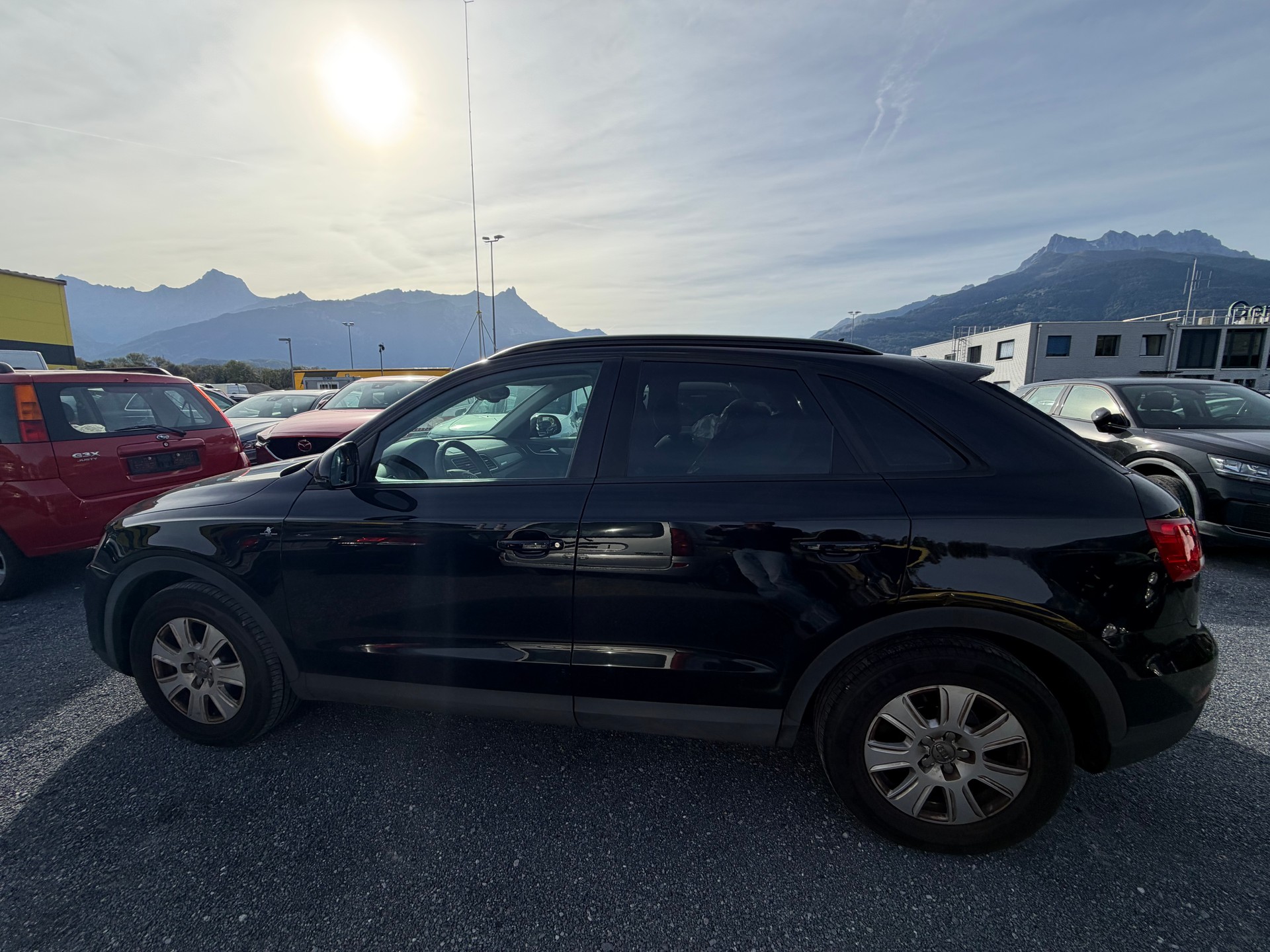 AUDI Q3 2.0 TFSI quattro S-tronic-image-3