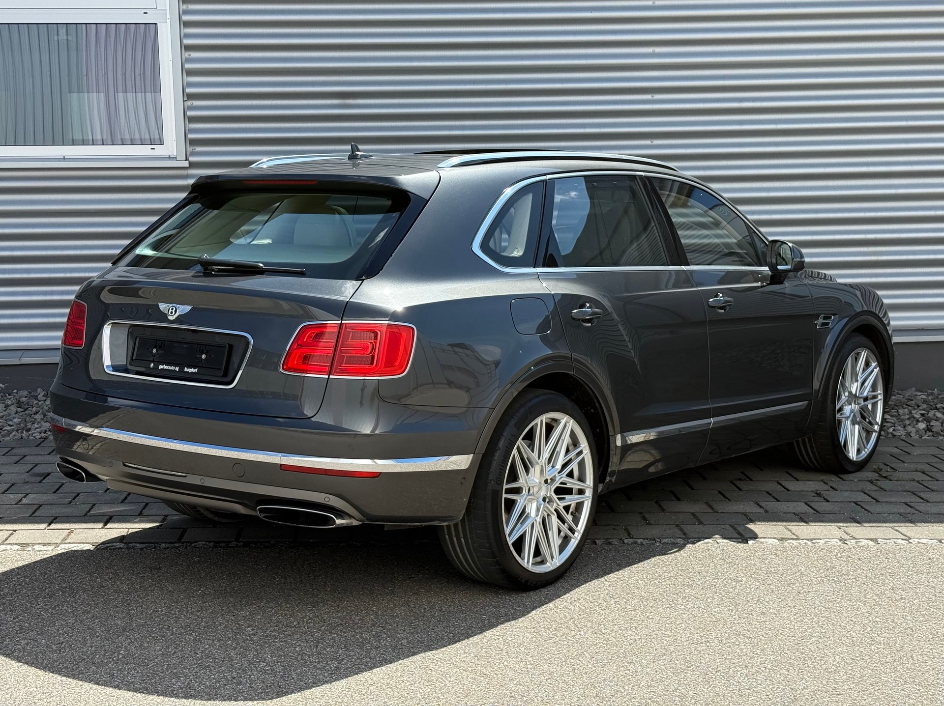 BENTLEY Bentayga W12-image-3