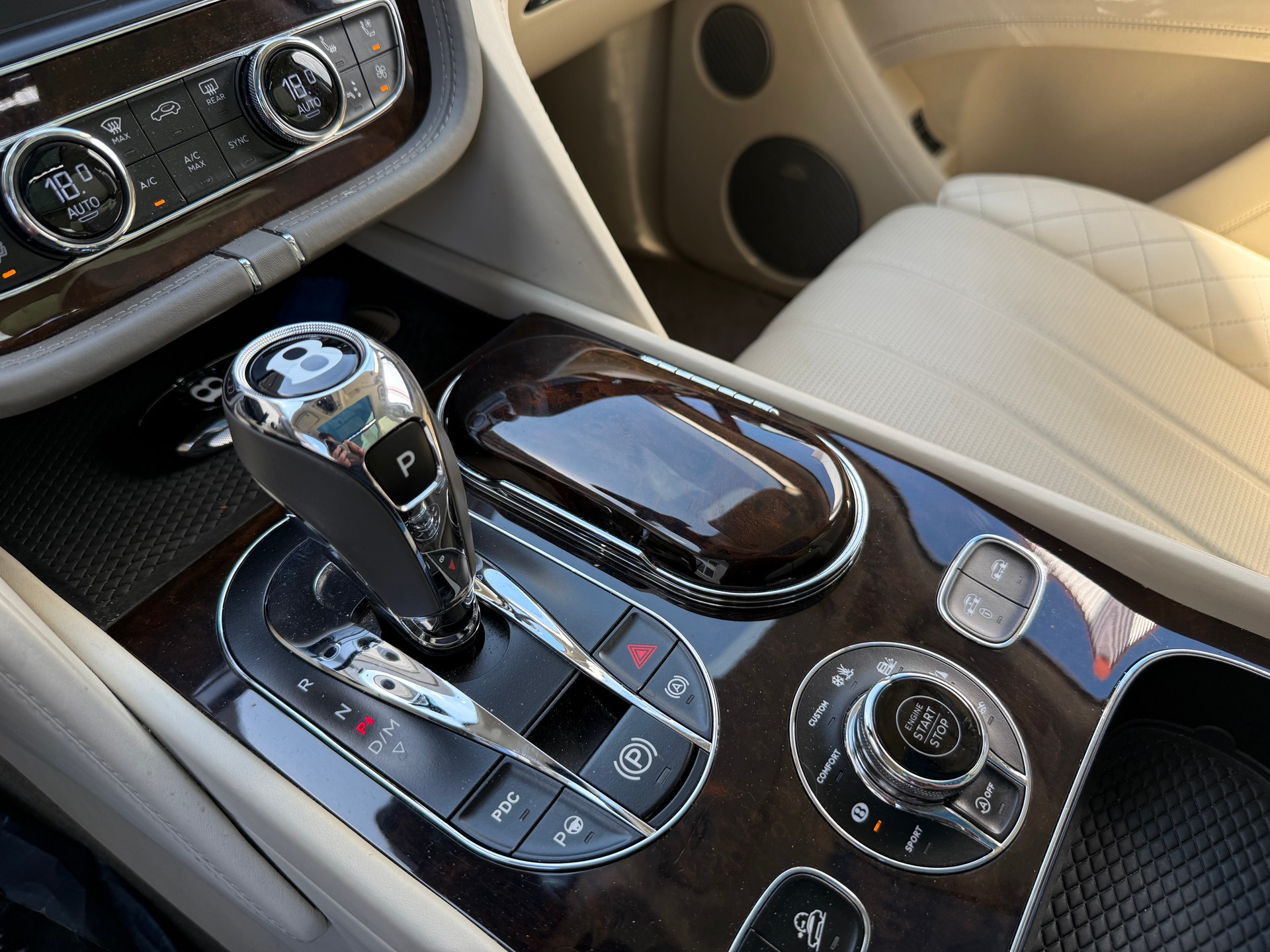 BENTLEY Bentayga W12-image-8