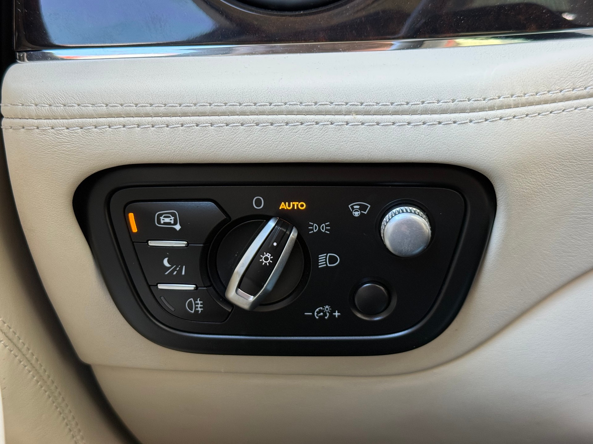 BENTLEY Bentayga W12-image-13