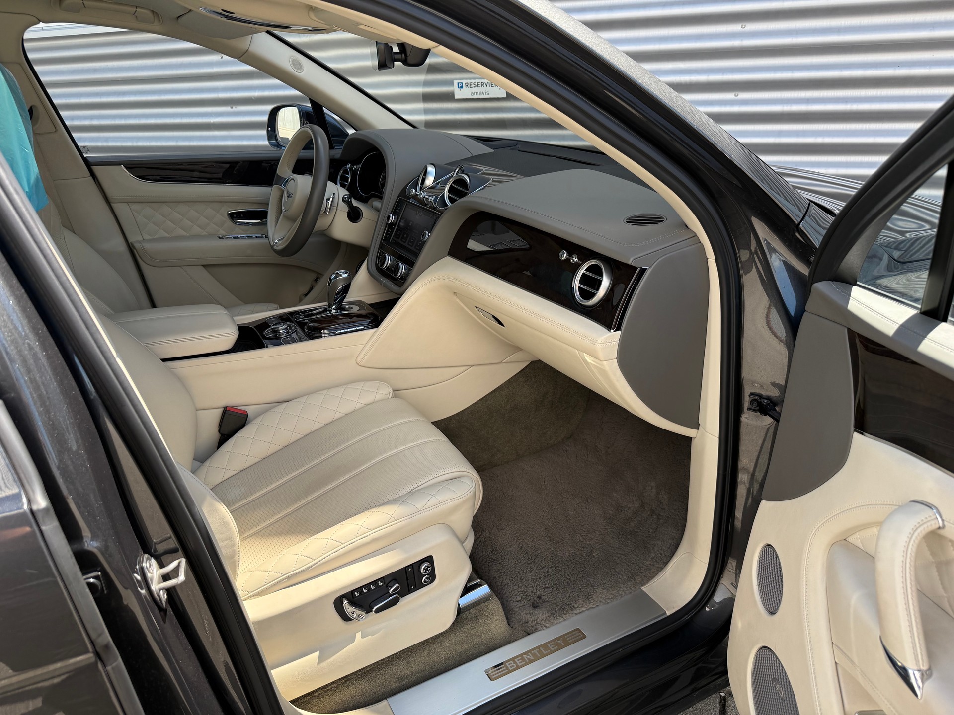 BENTLEY Bentayga W12-image-5