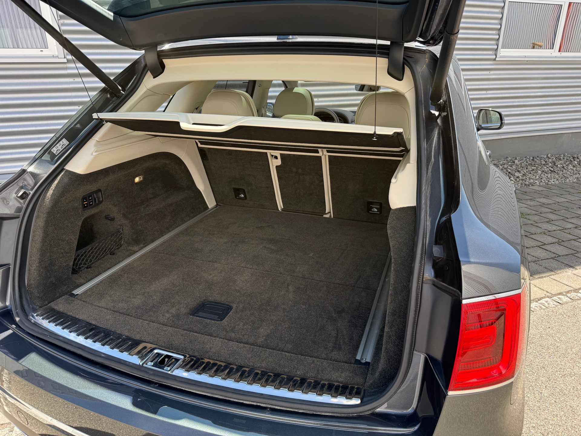 BENTLEY Bentayga W12-image-18