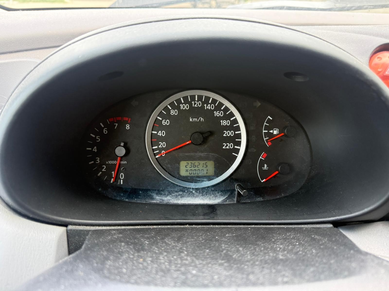 NISSAN Almera Tino 1.8 16V visia-image-7