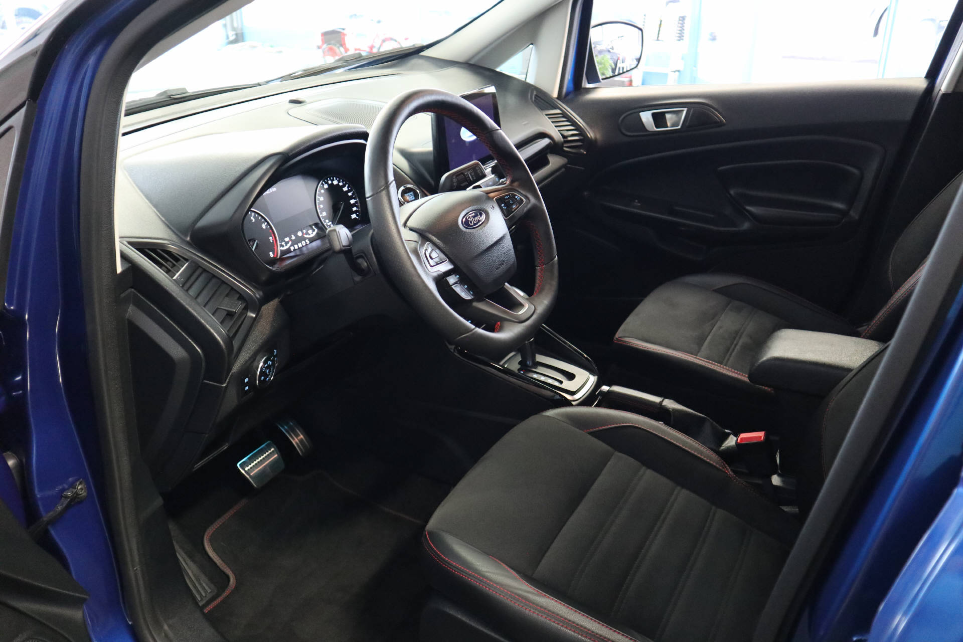 FORD EcoSport 1.0 EcoB 125 ST-Line-image-11