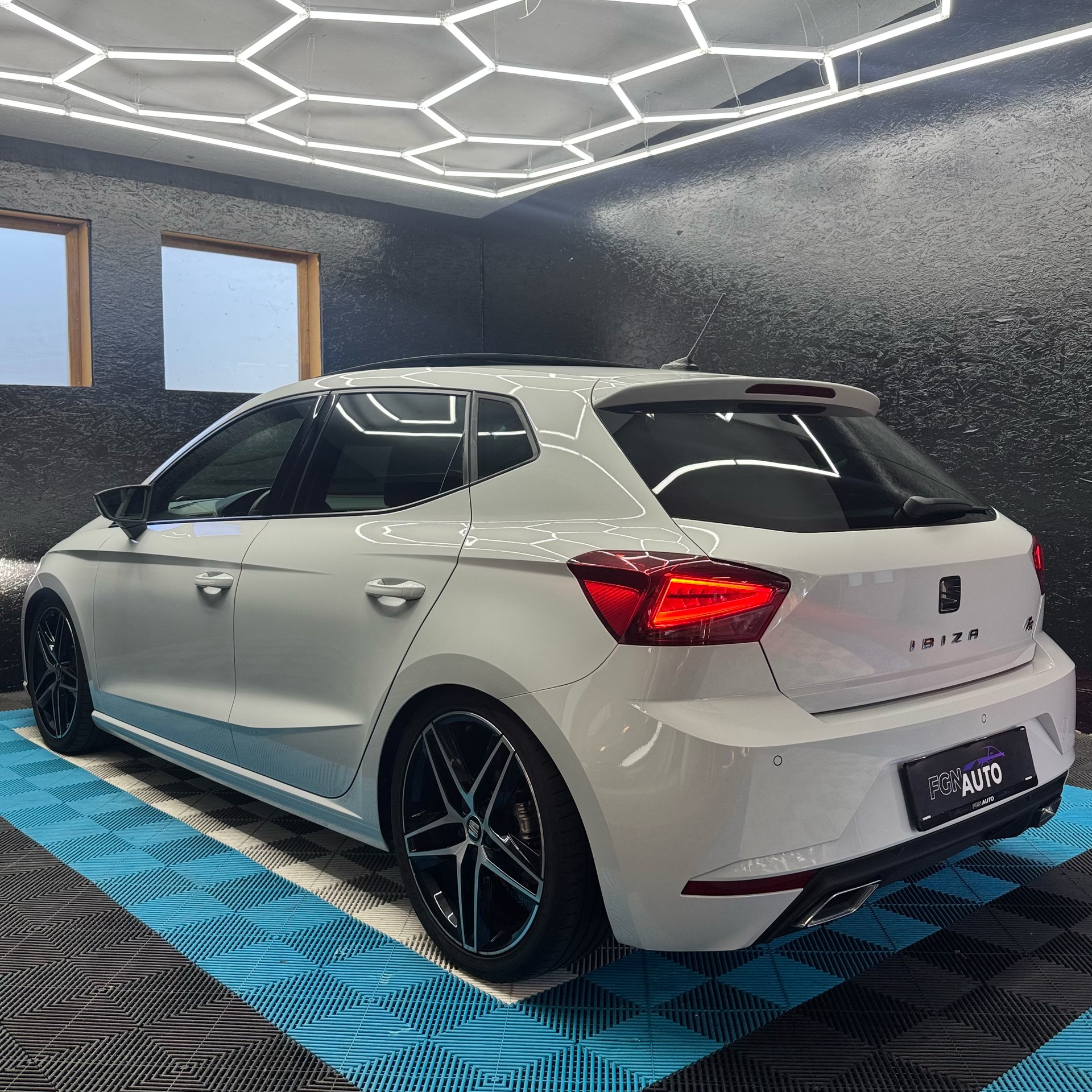 SEAT Ibiza 1.0 EcoTSI FR DSG-image-5