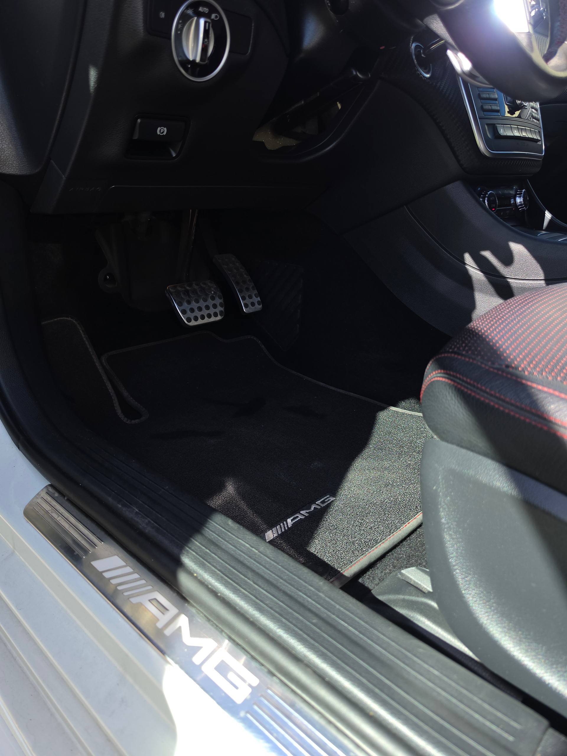 MERCEDES-BENZ A 45 AMG 4m-image-14