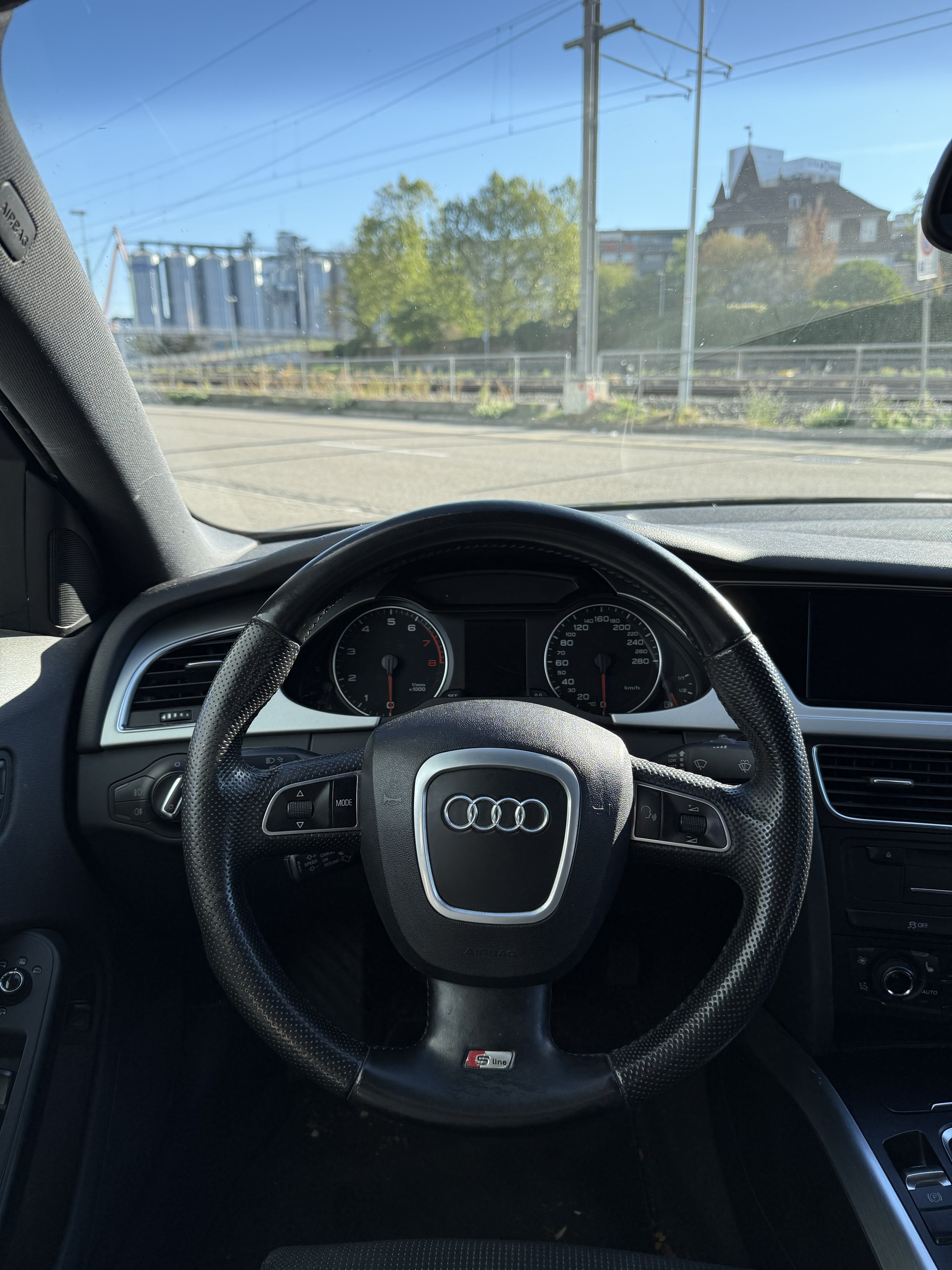 AUDI 2.0 TFSI 211 quattro-image-8