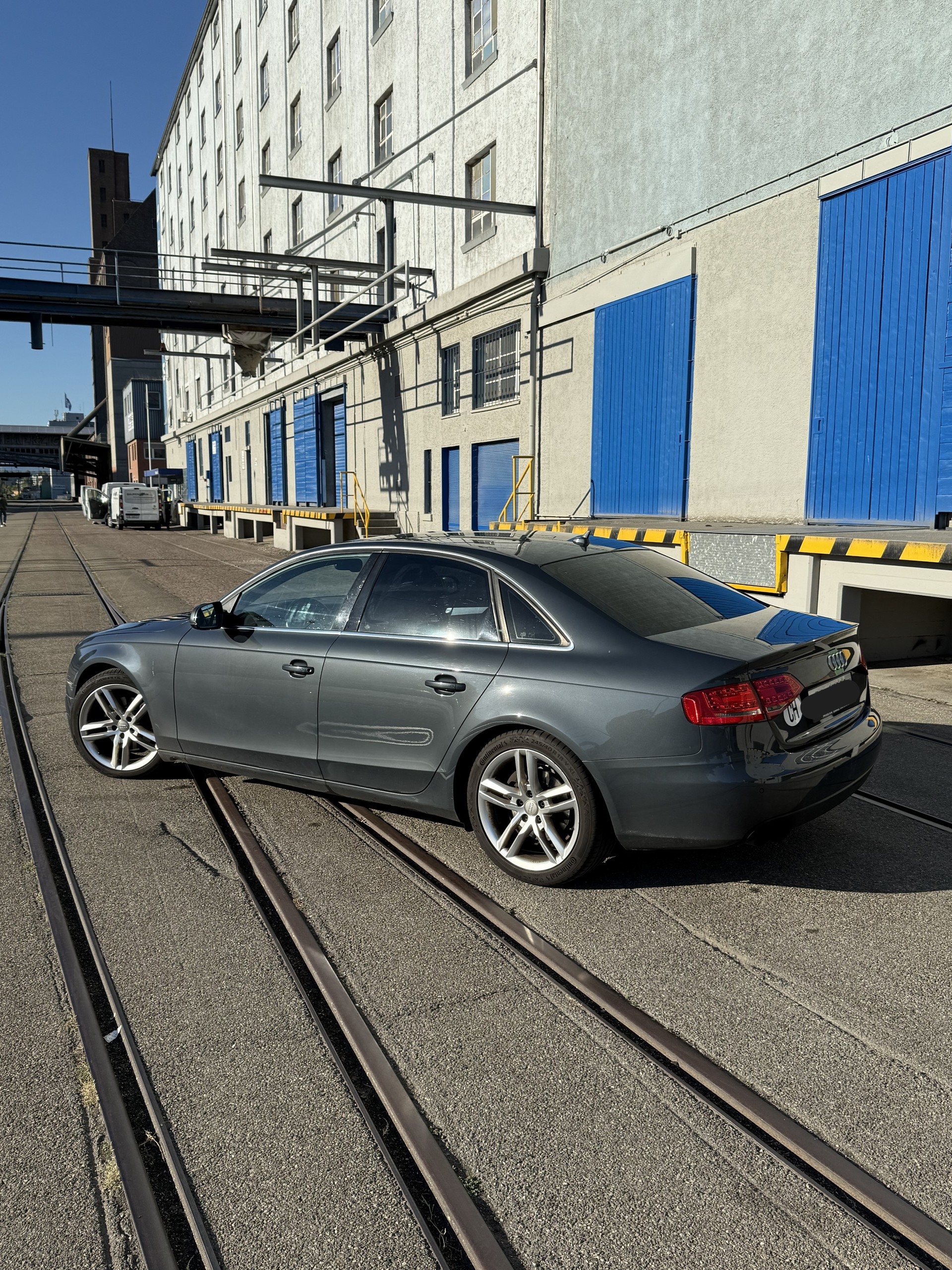 AUDI 2.0 TFSI 211 quattro-image-2