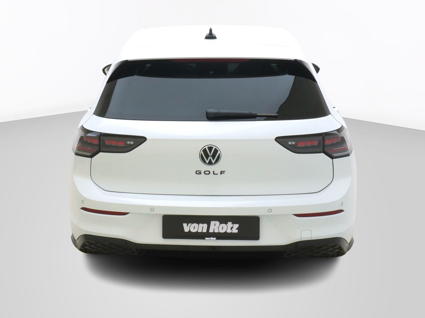 VW Golf VIII 1.5 eTSI R-Line DSG-image-2