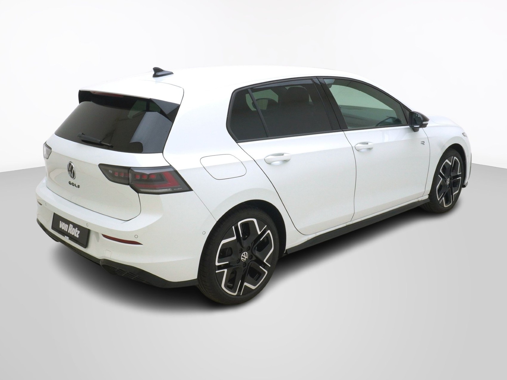VW Golf VIII 1.5 eTSI R-Line DSG-image-4