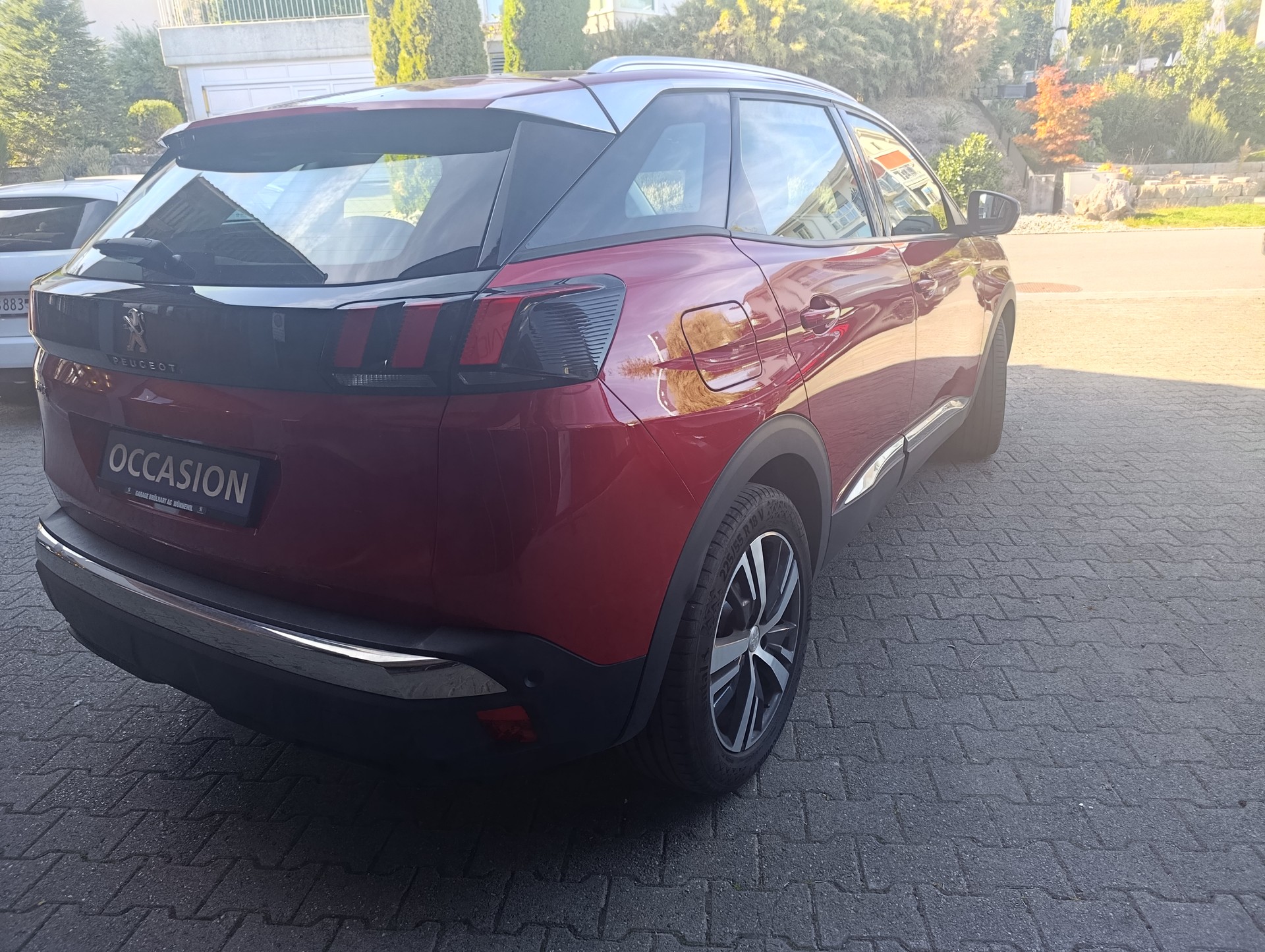 PEUGEOT 3008 1.2 PureTech Allure EAT-image-4