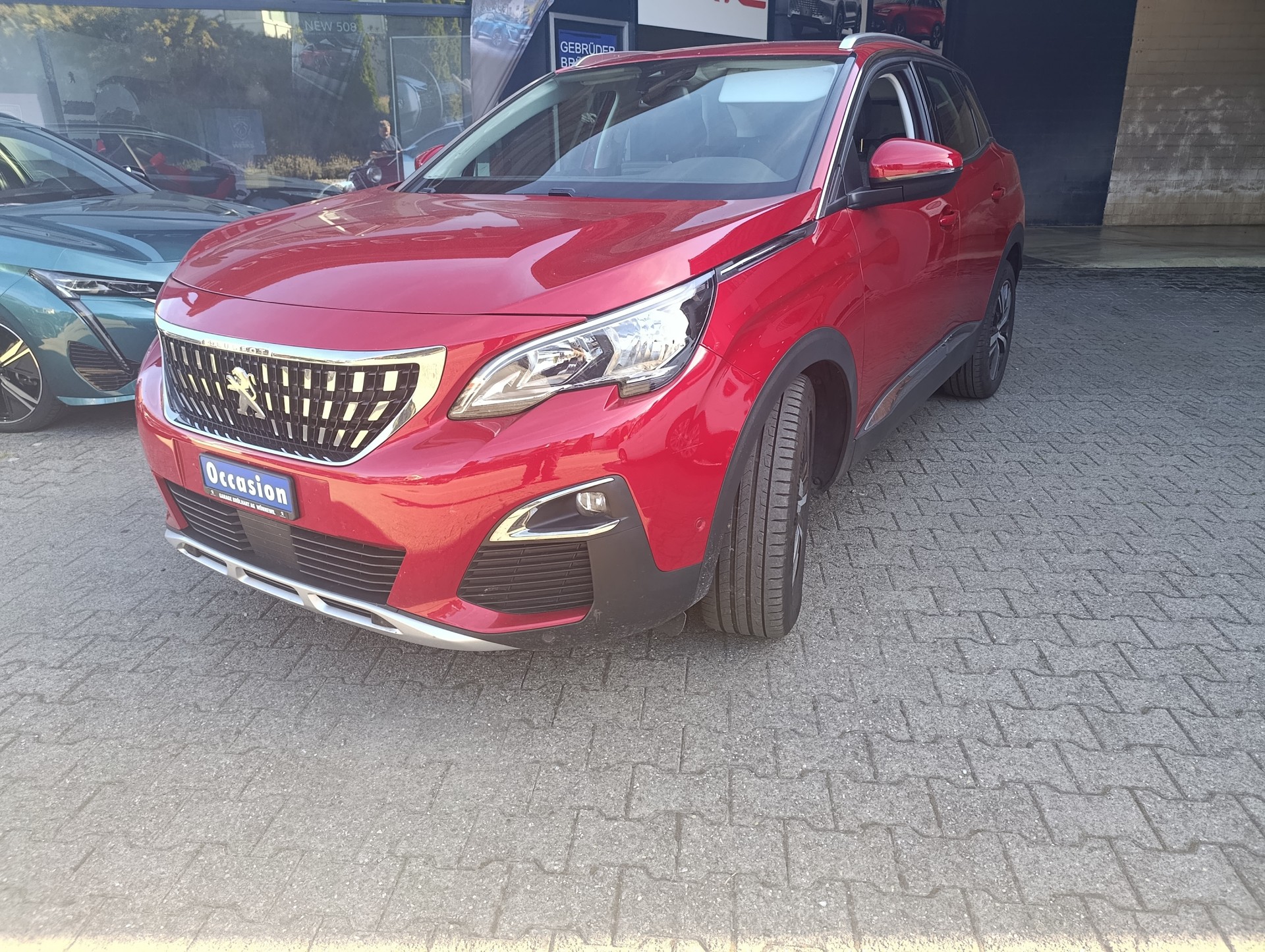 PEUGEOT 3008 1.2 PureTech Allure EAT-image-0
