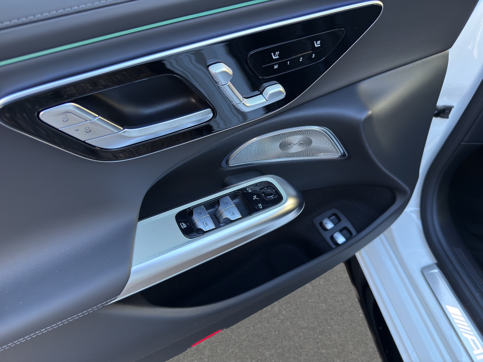 MERCEDES-BENZ E 53 Hybrid T 4Matic+ 9G-Tronic-image-12