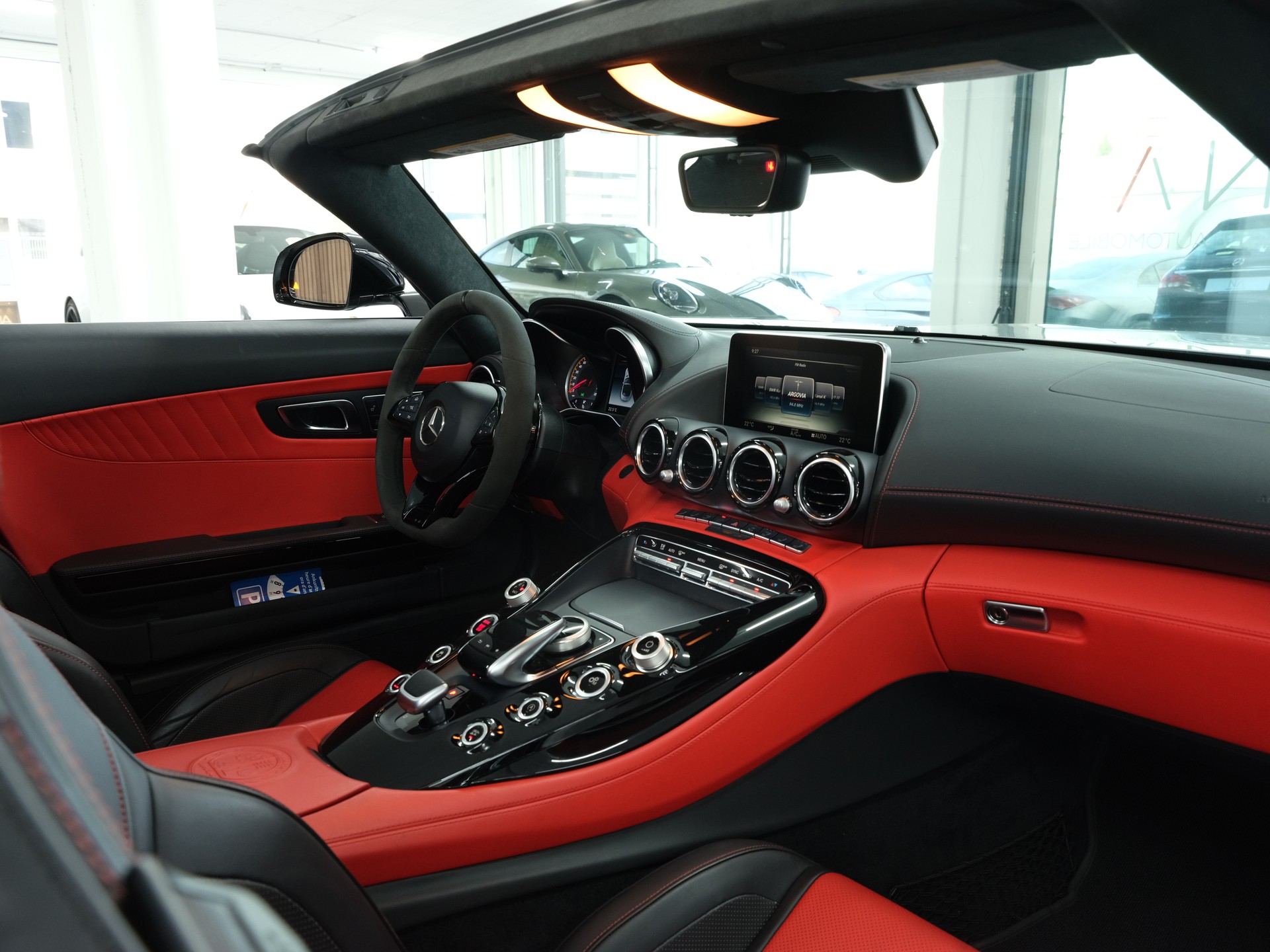 MERCEDES-BENZ AMG GT C Roadster Speedshift DCT *Burmester* *AMG* *Schalensitze*-image-30