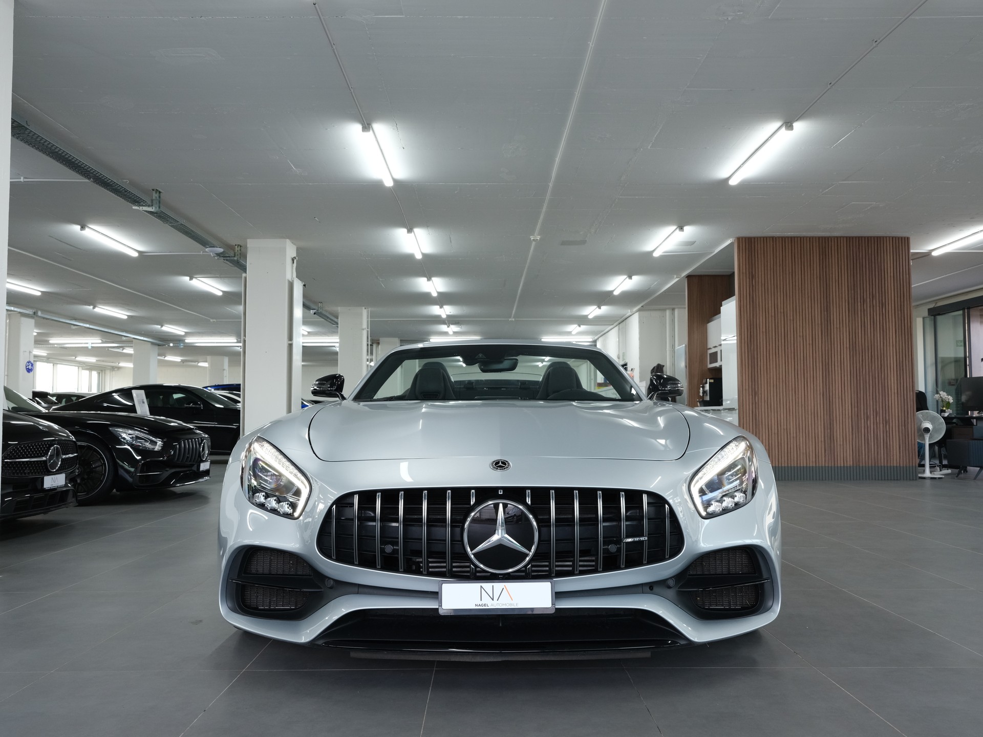 MERCEDES-BENZ AMG GT C Roadster Speedshift DCT *Burmester* *AMG* *Schalensitze*-image-9
