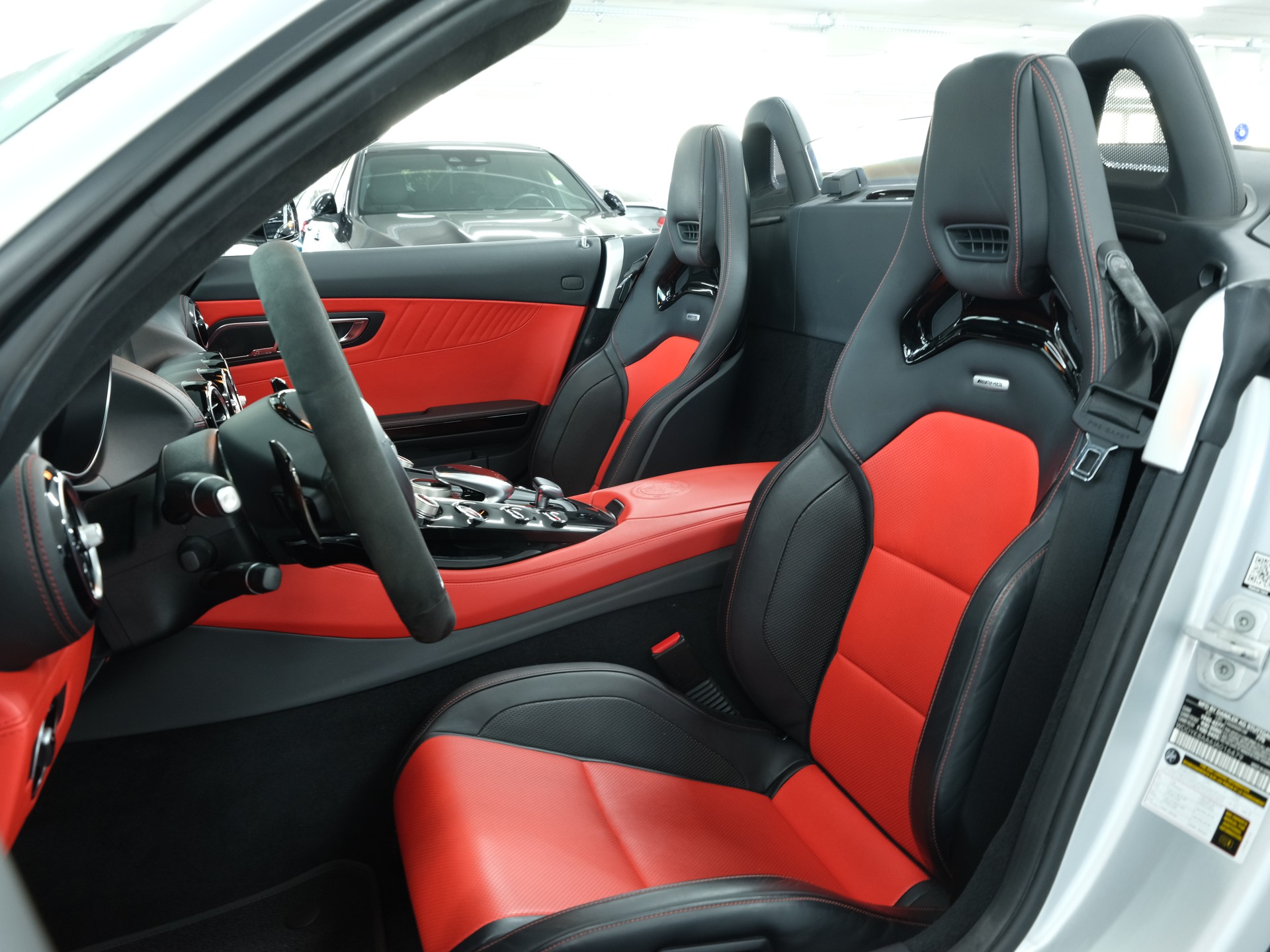 MERCEDES-BENZ AMG GT C Roadster Speedshift DCT *Burmester* *AMG* *Schalensitze*-image-24