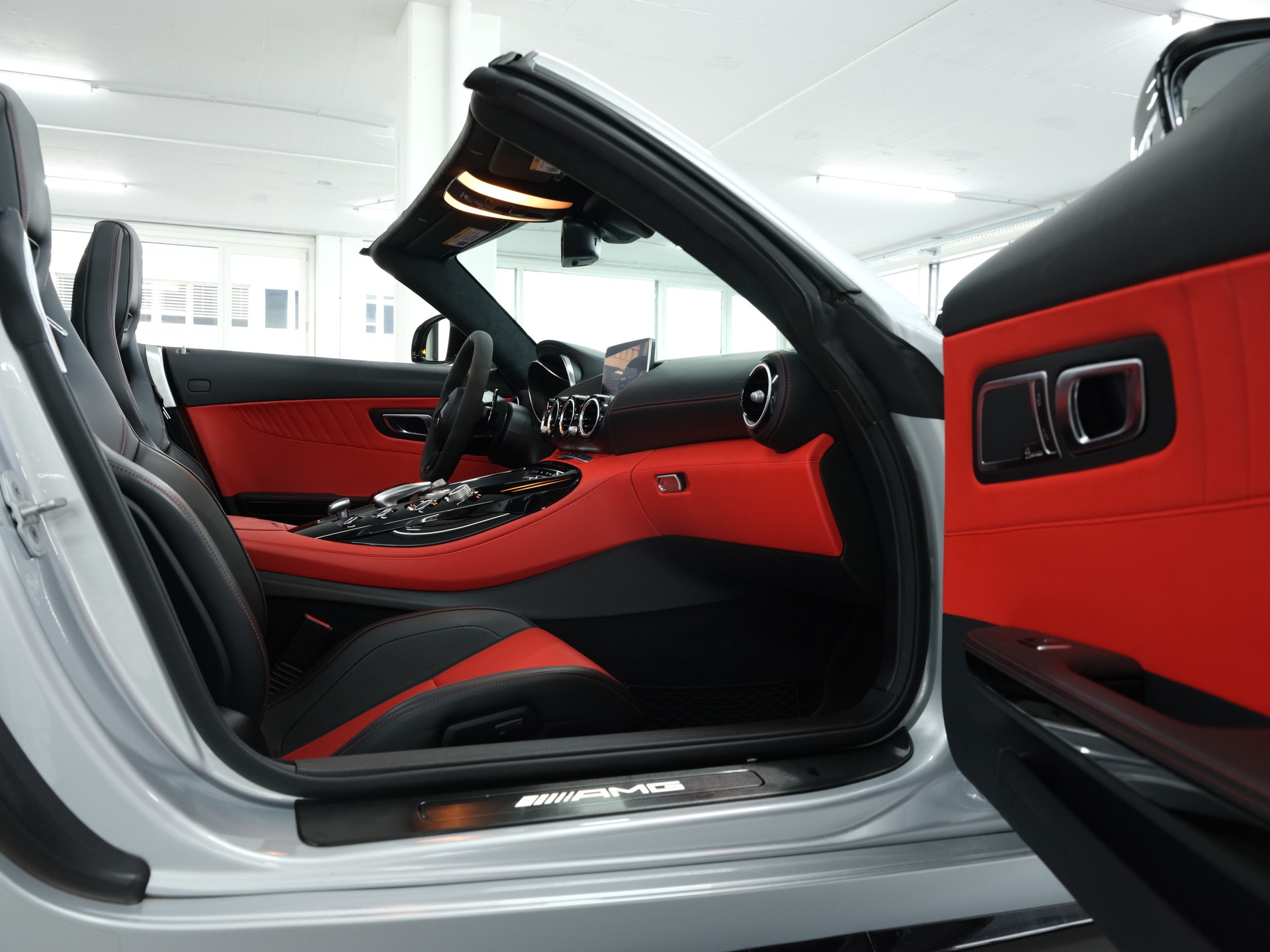 MERCEDES-BENZ AMG GT C Roadster Speedshift DCT *Burmester* *AMG* *Schalensitze*-image-26