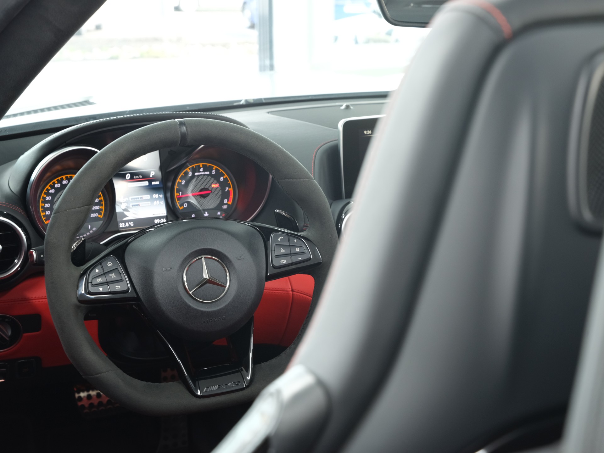 MERCEDES-BENZ AMG GT C Roadster Speedshift DCT *Burmester* *AMG* *Schalensitze*-image-21