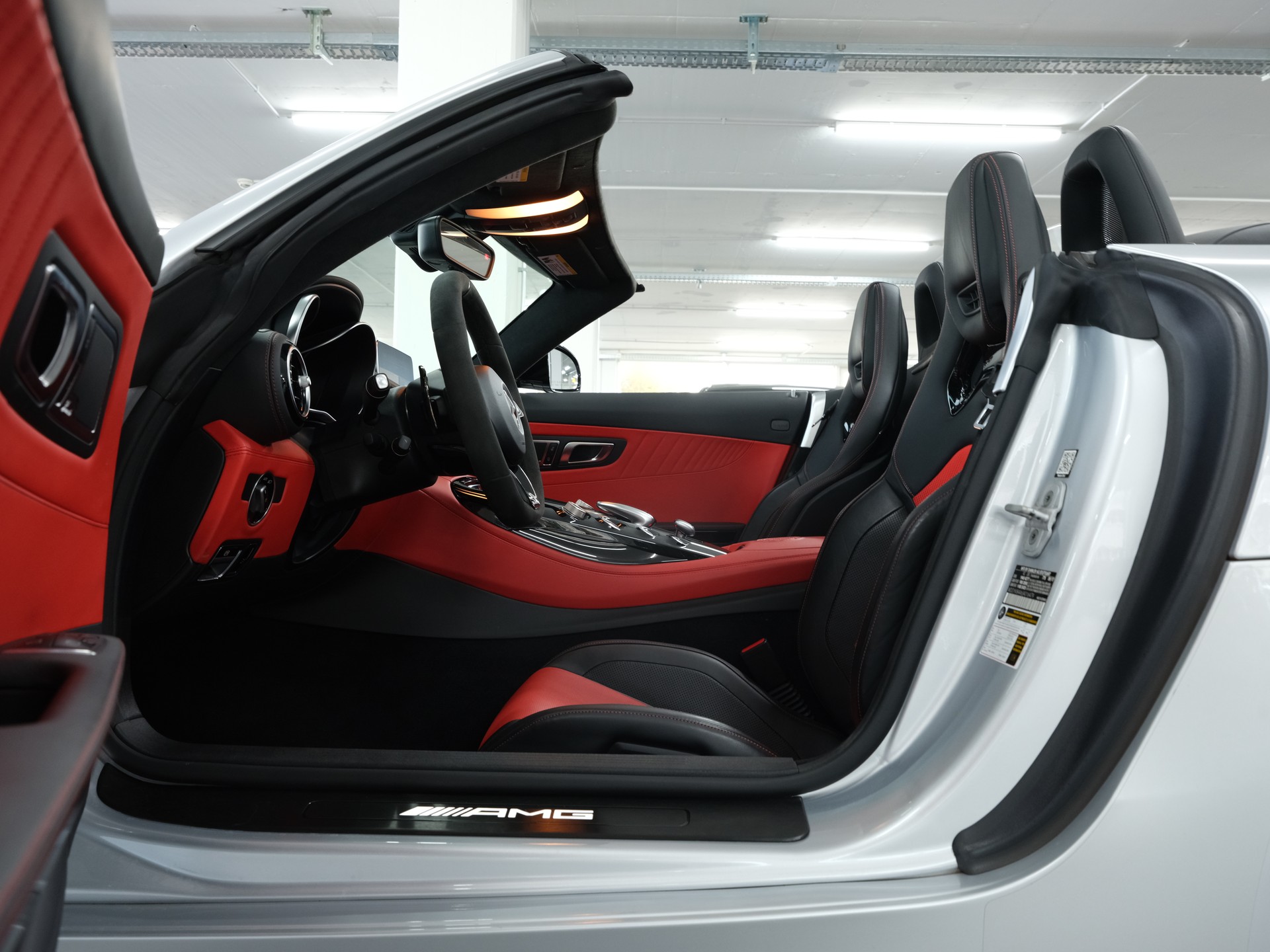 MERCEDES-BENZ AMG GT C Roadster Speedshift DCT *Burmester* *AMG* *Schalensitze*-image-23