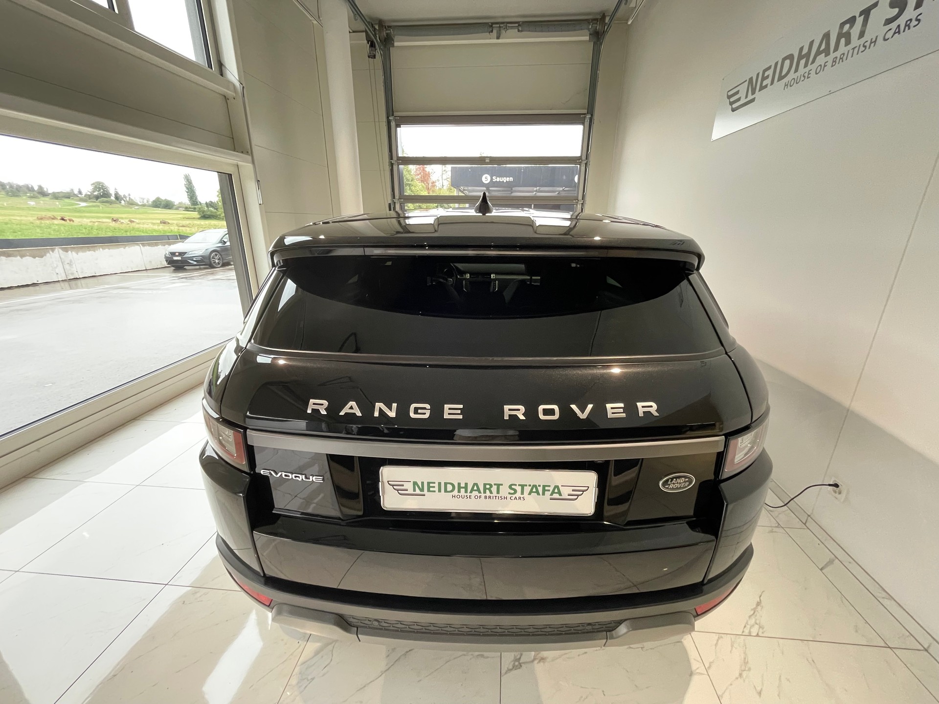 LAND ROVER Range Rover Evoque 2.0 Si4 SE AT9-showroom-element-3