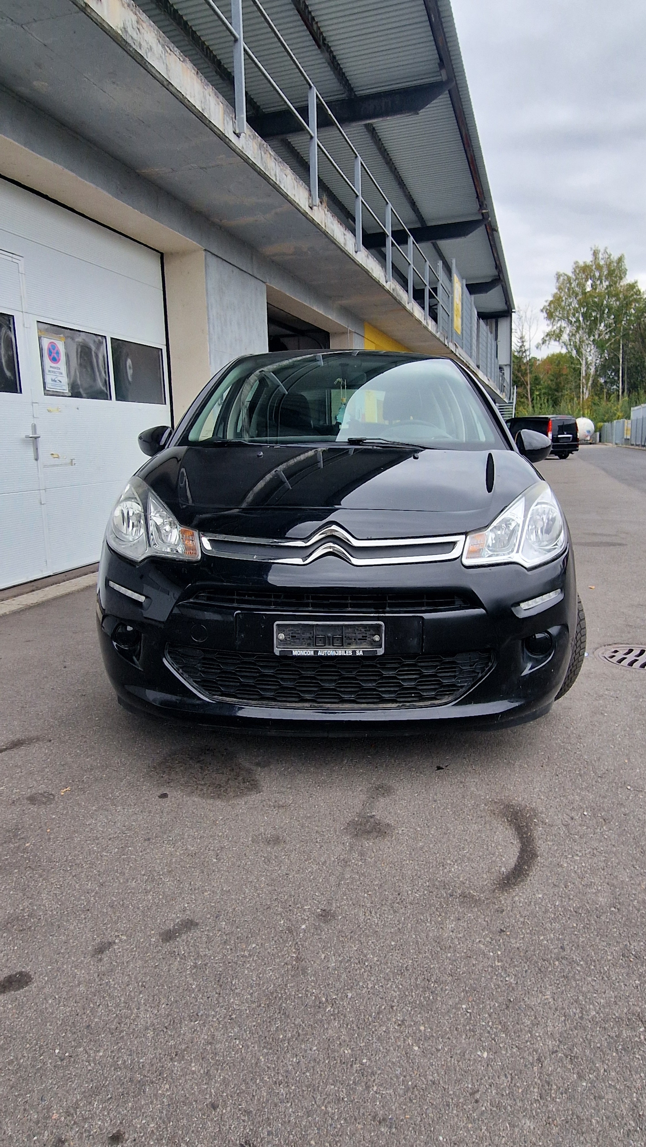 Car photo