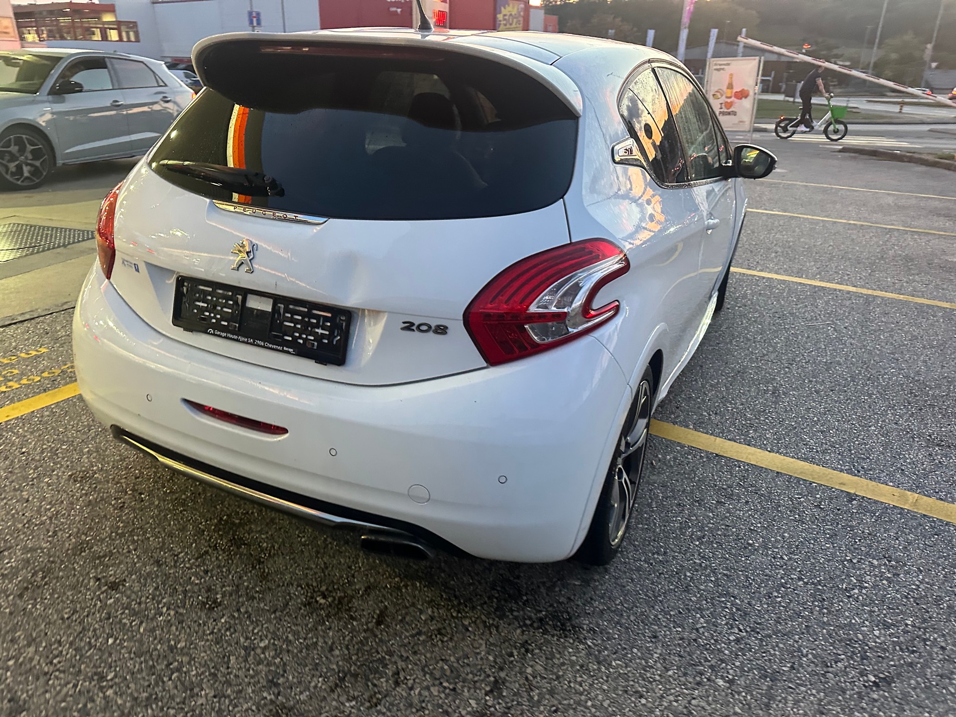 PEUGEOT 208 1.6 Turbo GTi-image-14