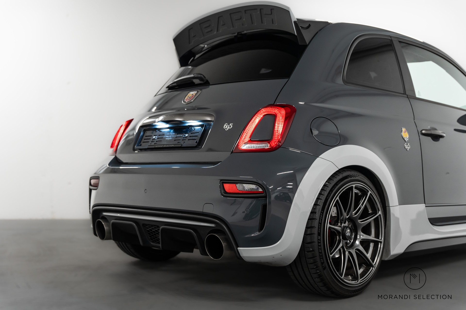 FIAT 695 Abarth 1.4 T-Jet 180 70 Anniversario-image-4