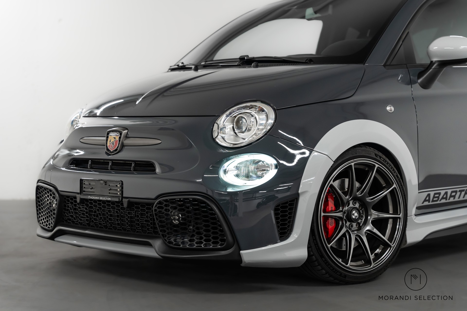 FIAT 695 Abarth 1.4 T-Jet 180 70 Anniversario-image-3