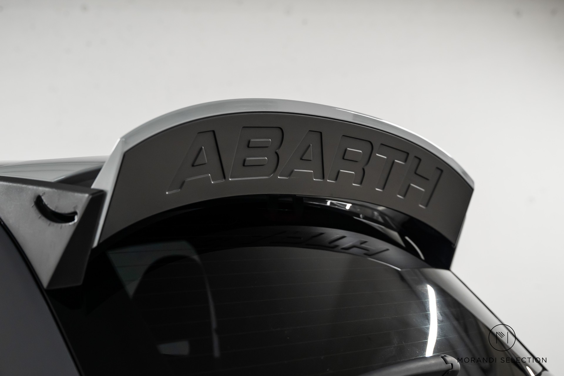FIAT 695 Abarth 1.4 T-Jet 180 70 Anniversario-image-13