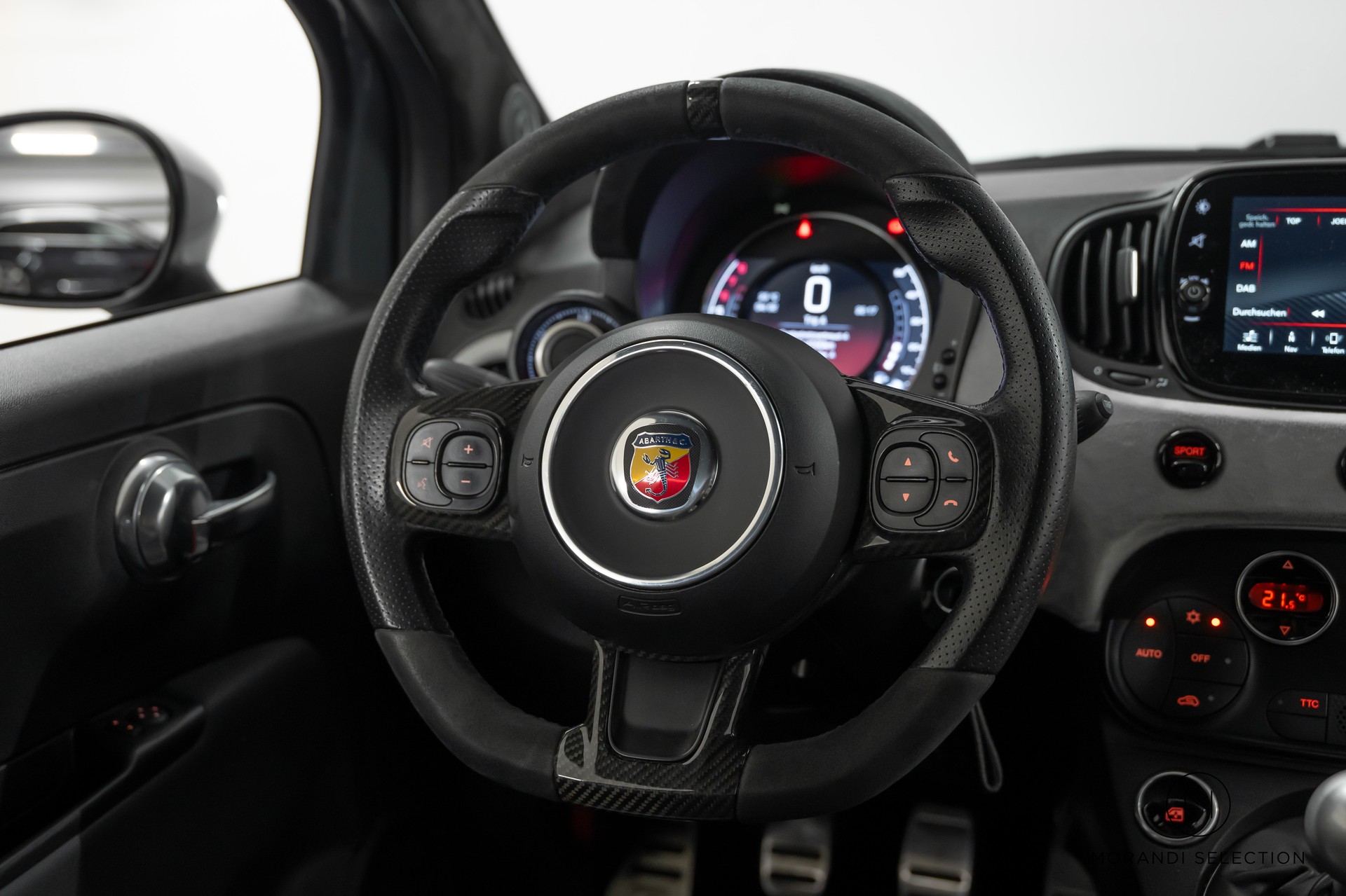 FIAT 695 Abarth 1.4 T-Jet 180 70 Anniversario-image-24