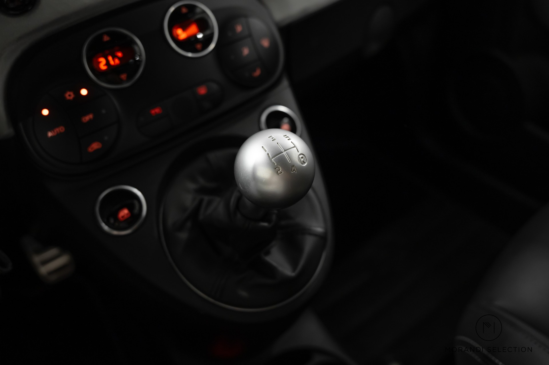 FIAT 695 Abarth 1.4 T-Jet 180 70 Anniversario-image-30