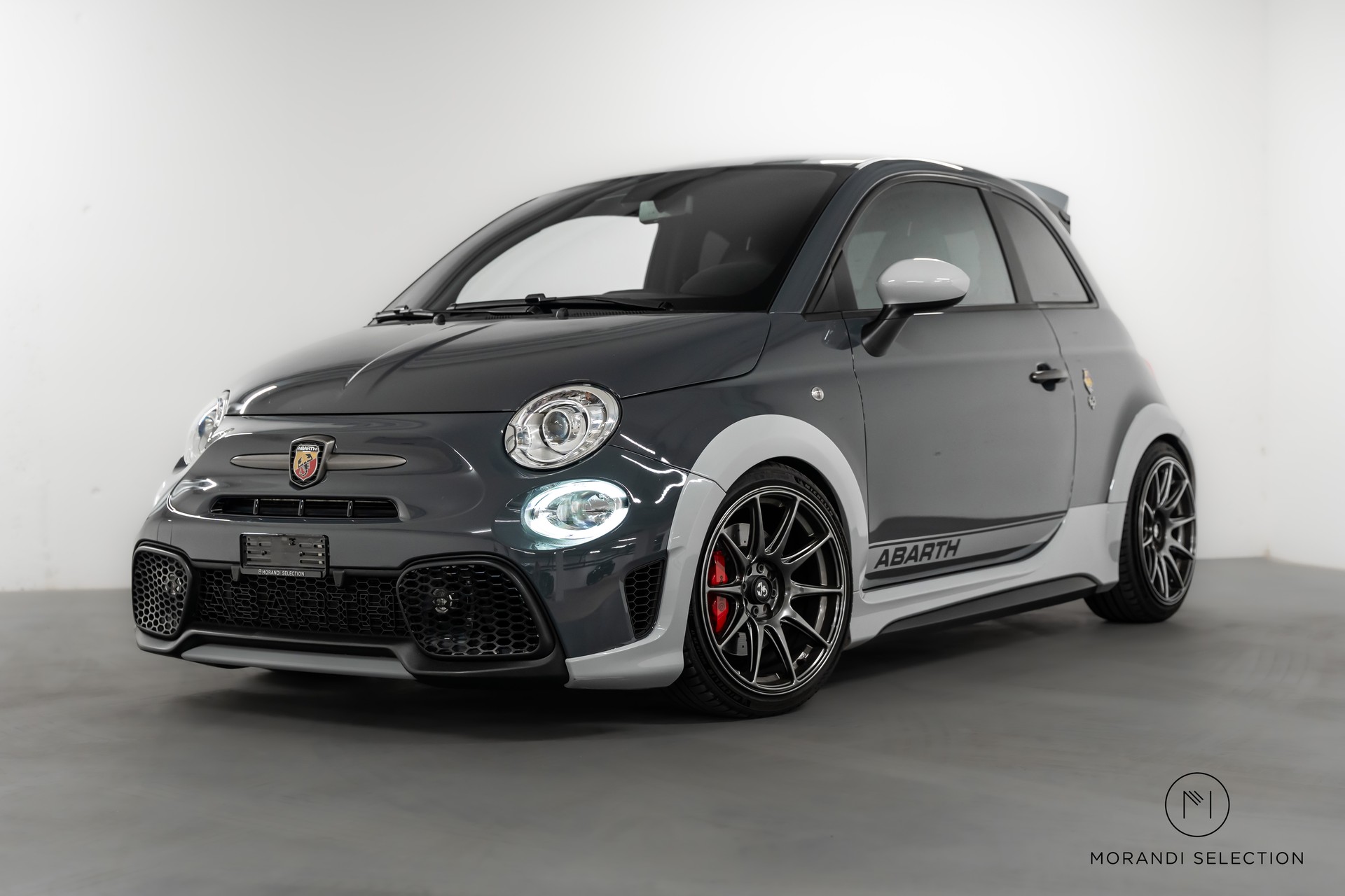 FIAT 695 Abarth 1.4 T-Jet 180 70 Anniversario-image-1